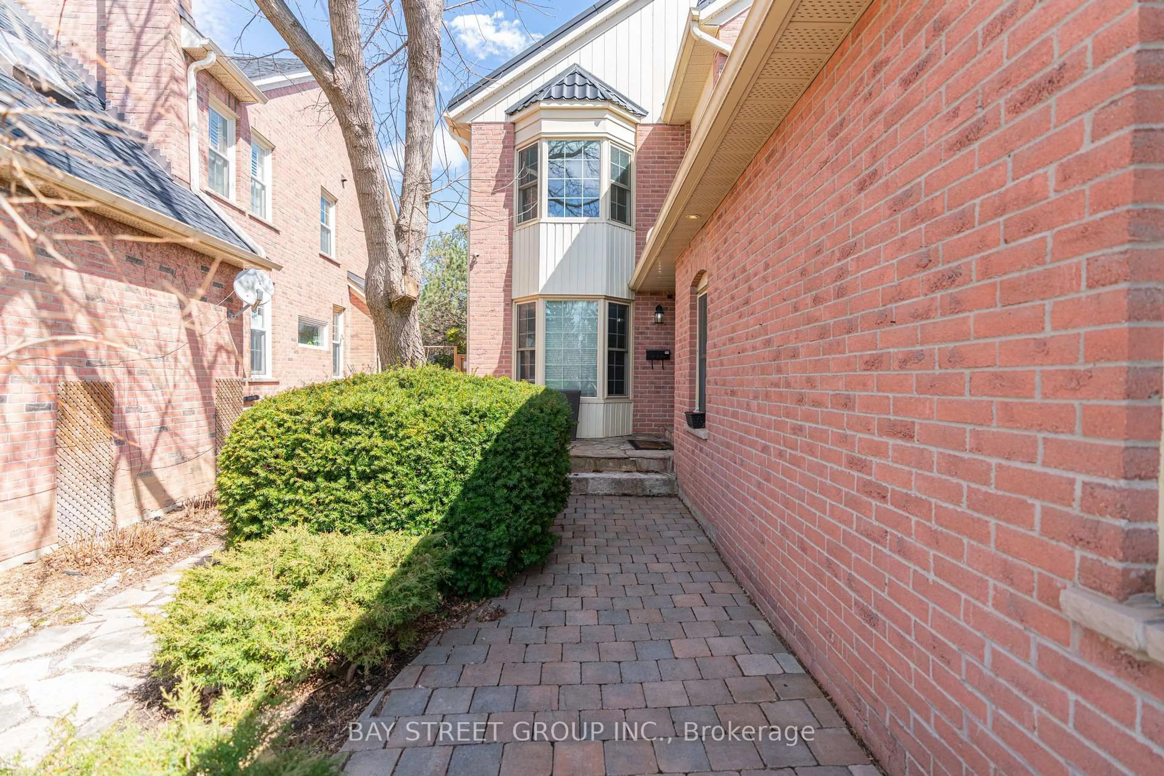 Home with brick exterior material, street for 40 Woodmans Chart, Markham Ontario L3R 6K7