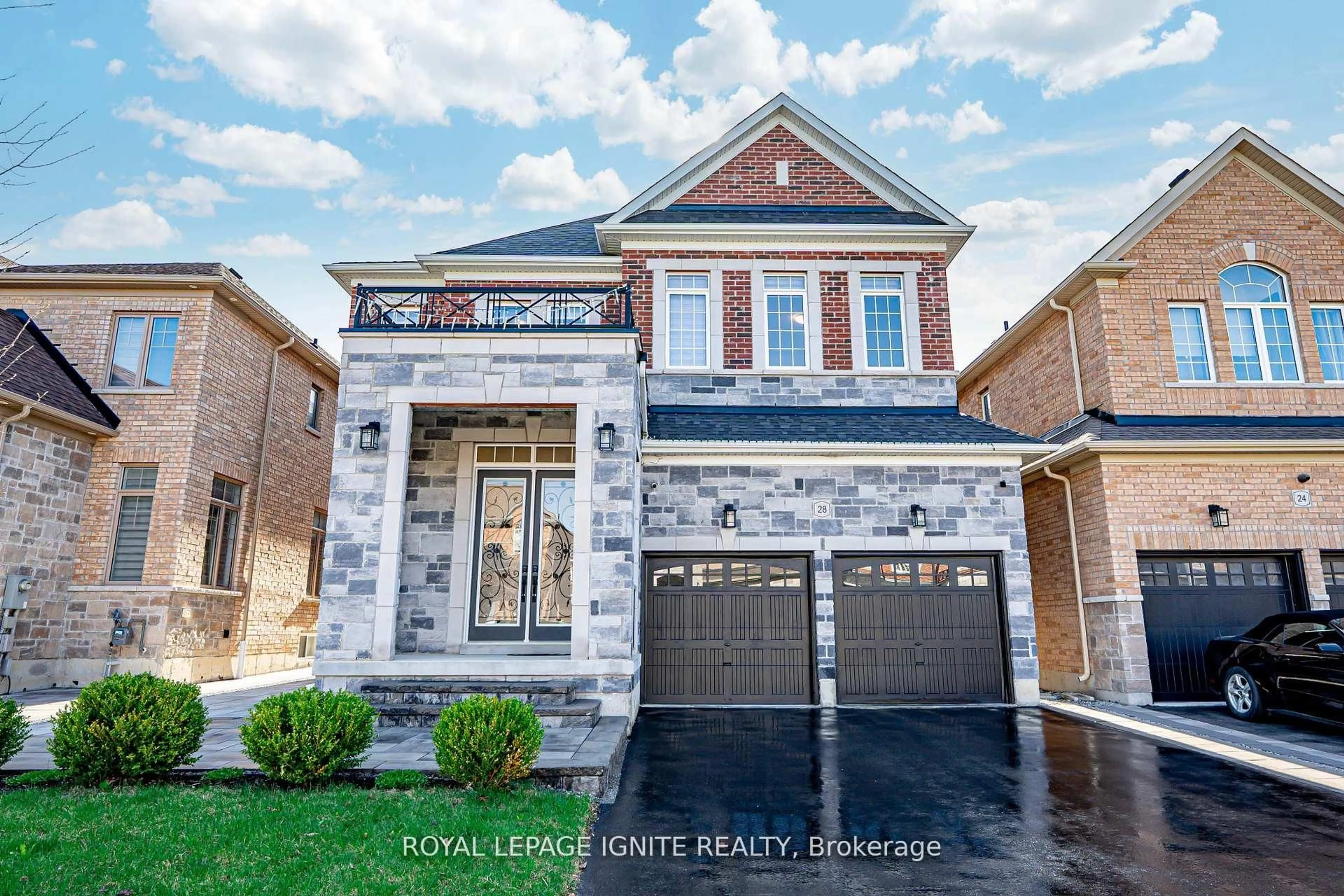 Home with brick exterior material, street for 28 Lewis Ave, Bradford West Gwillimbury Ontario L3Z 0W9