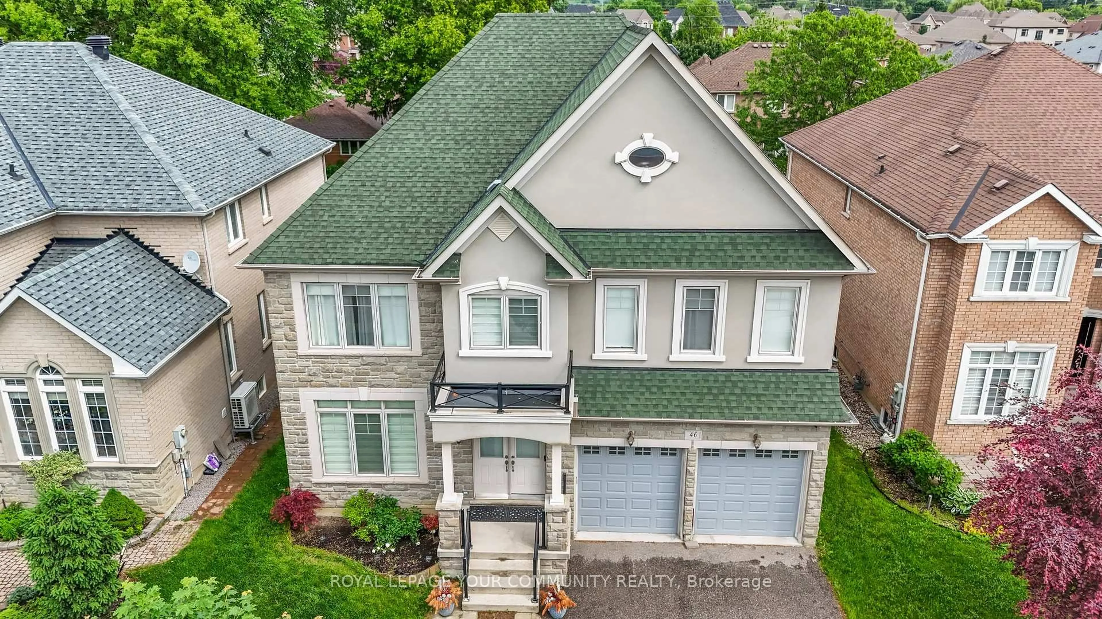 A pic from outside/outdoor area/front of a property/back of a property/a pic from drone, street for 46 Pairash Ave, Richmond Hill Ontario L4C 0N1