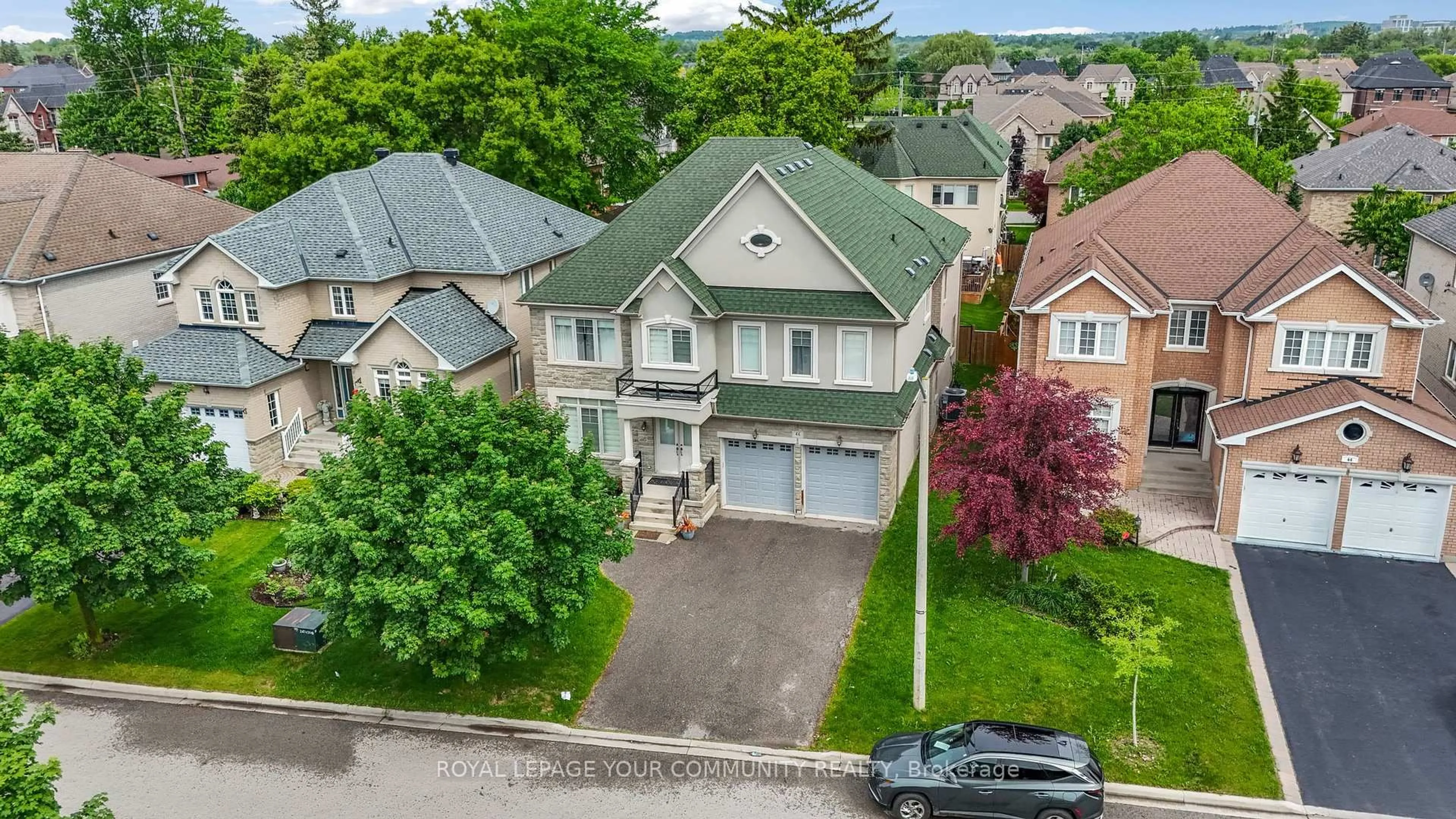 A pic from outside/outdoor area/front of a property/back of a property/a pic from drone, street for 46 Pairash Ave, Richmond Hill Ontario L4C 0N1