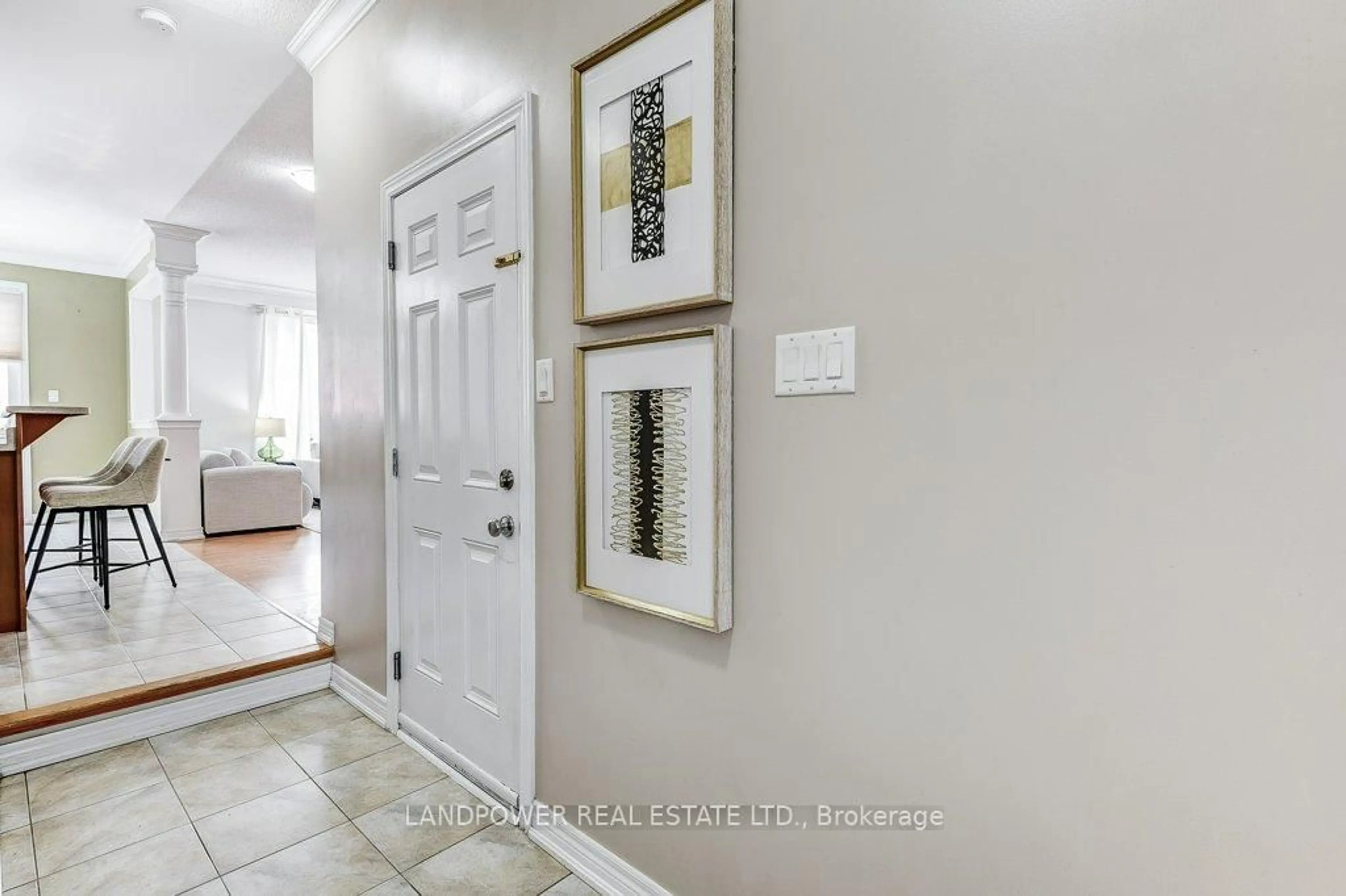 Indoor entryway for 15 Yang St, Richmond Hill Ontario L4E 0M6