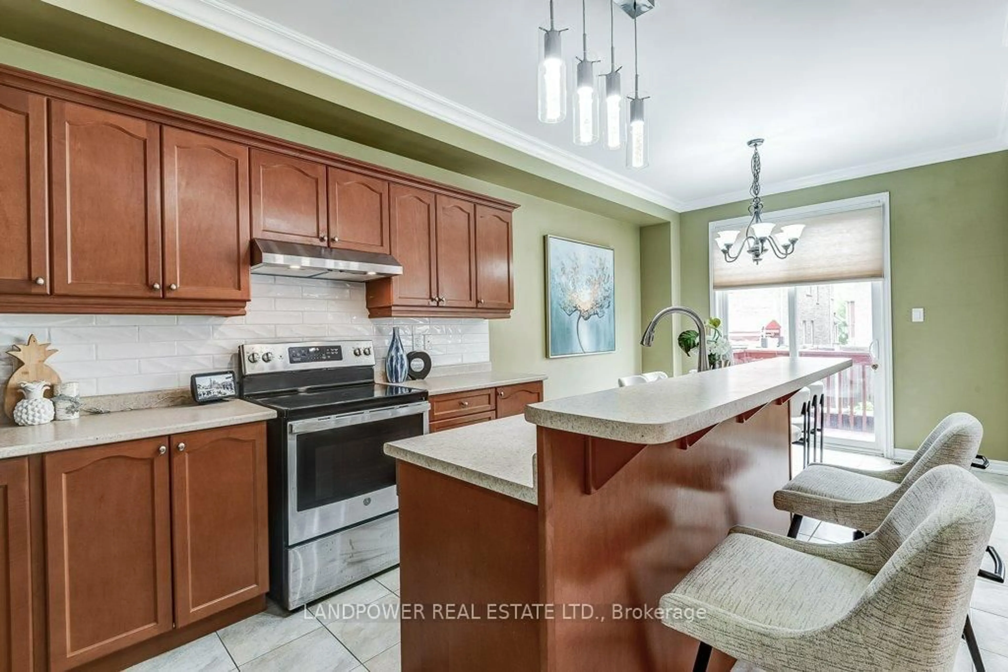 Open concept kitchen, ceramic/tile floor for 15 Yang St, Richmond Hill Ontario L4E 0M6