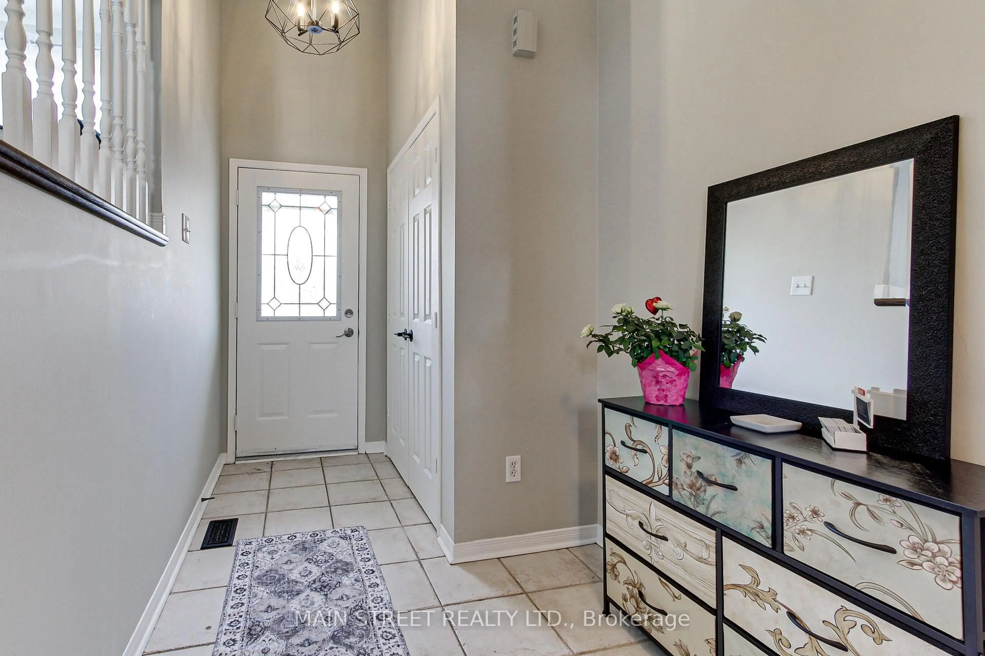 Indoor entryway for 75 Baywell Cres, Aurora Ontario L4G 7N4