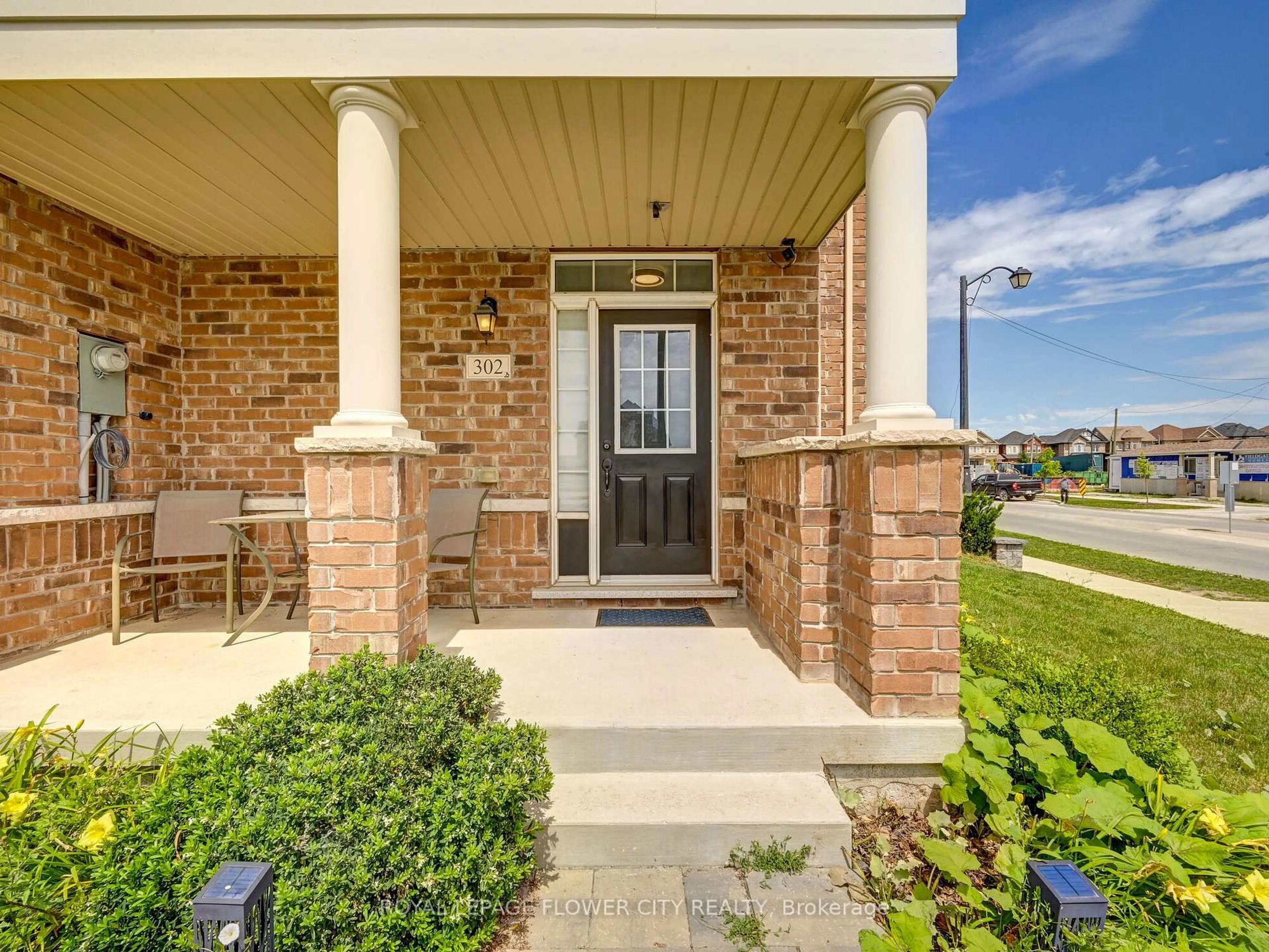 Unknown for 302 Barons St, Vaughan Ontario L4H 4H4