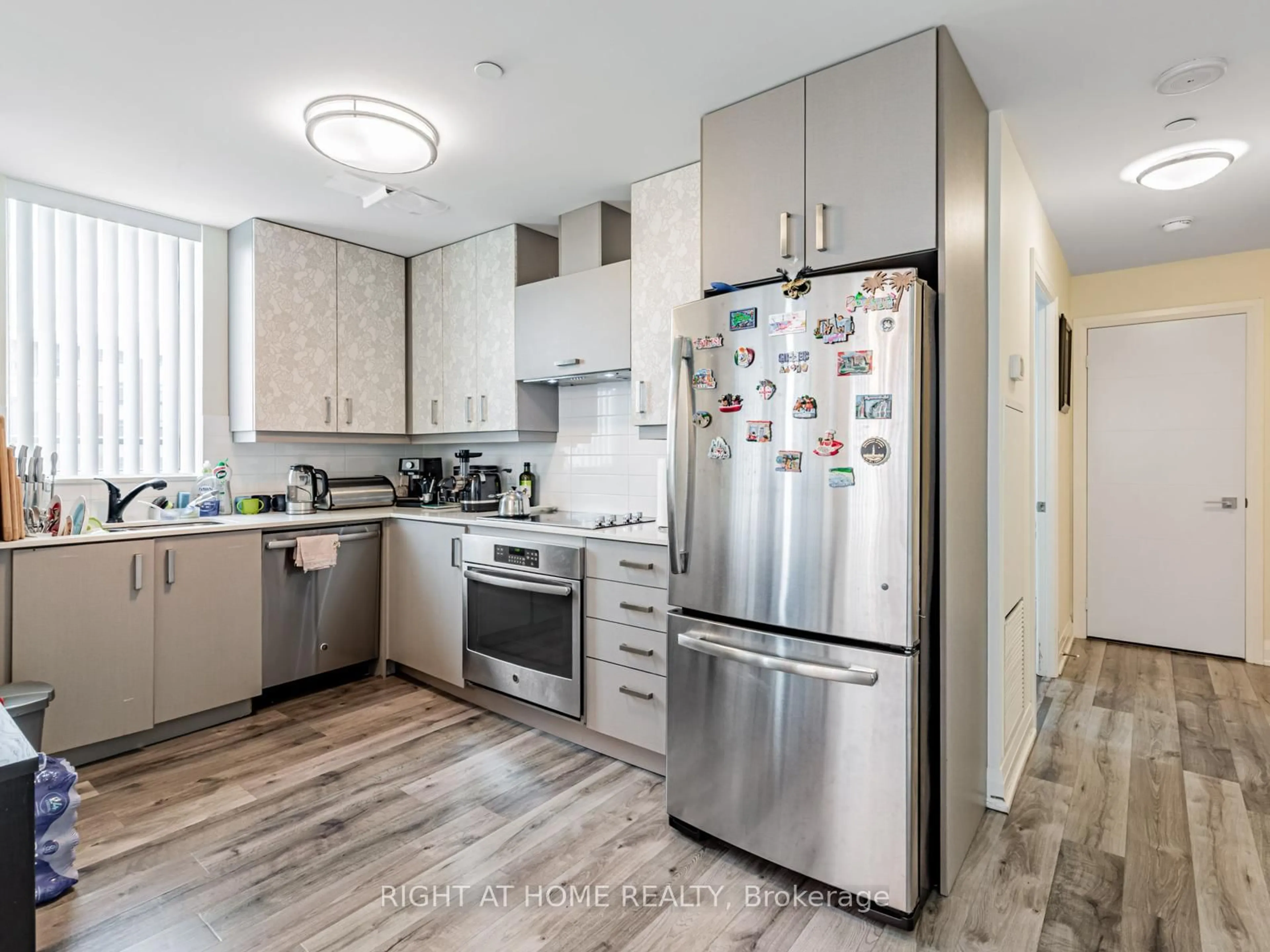 Unknown for 18 Uptown Dr #826, Markham Ontario L3R 5M5