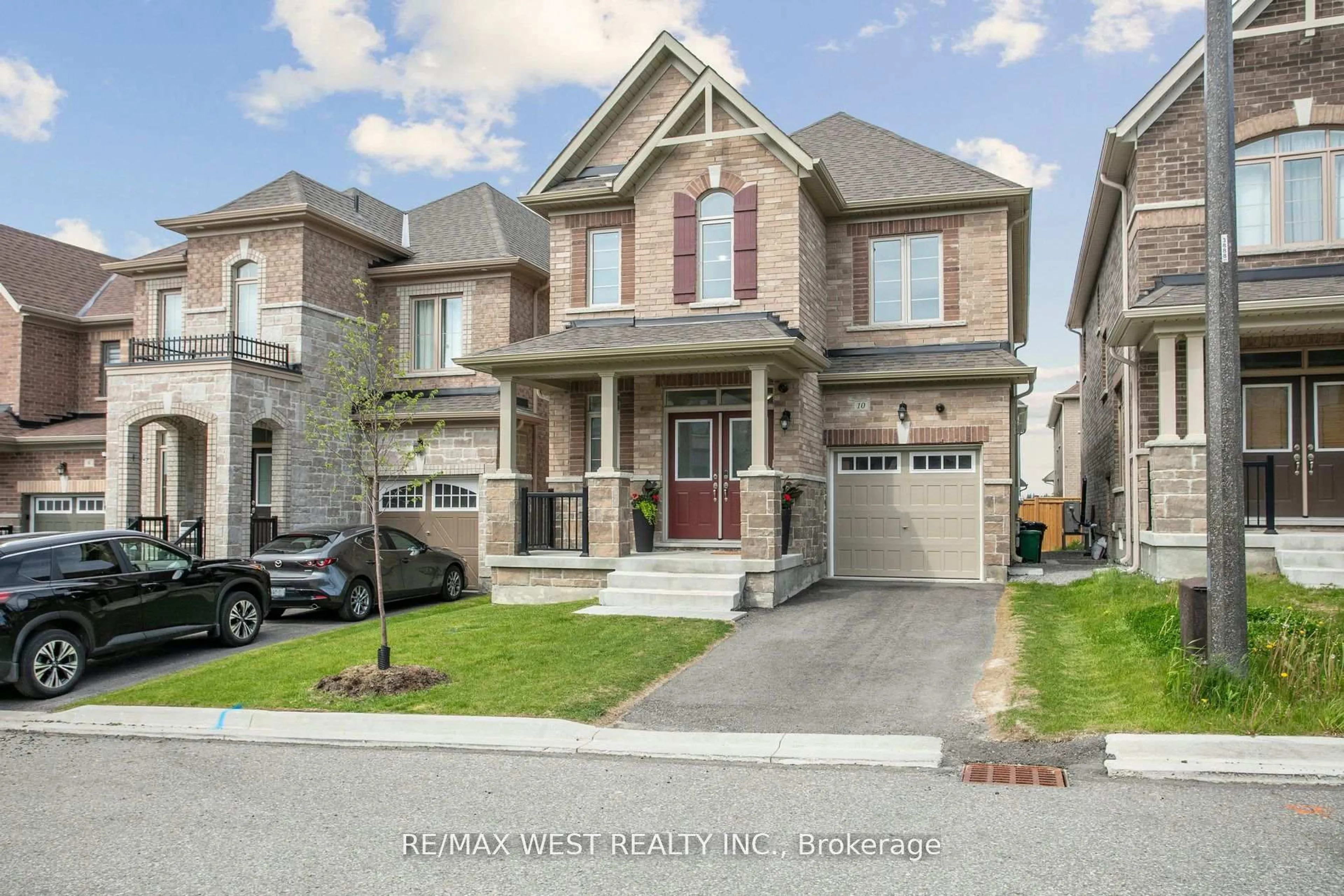 Home with brick exterior material, street for 10 Viola St, East Gwillimbury Ontario L9N 0T6
