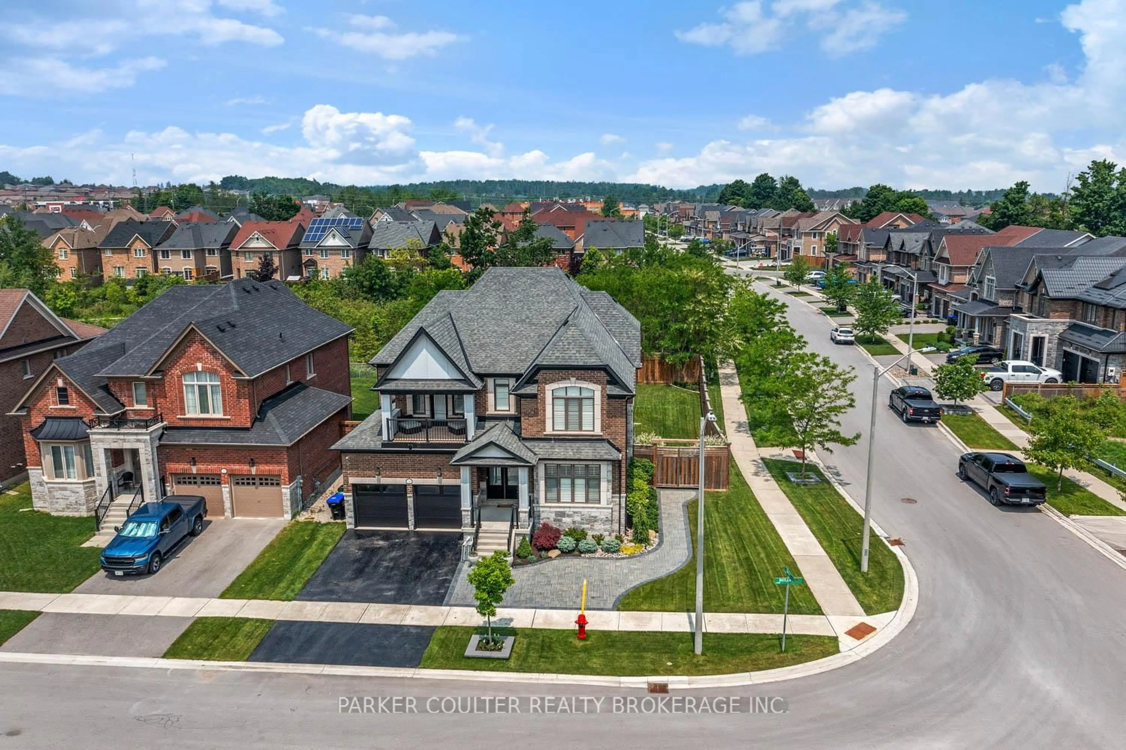 A pic from outside/outdoor area/front of a property/back of a property/a pic from drone, street for 1300 Butler St, Innisfil Ontario L9S 0L4
