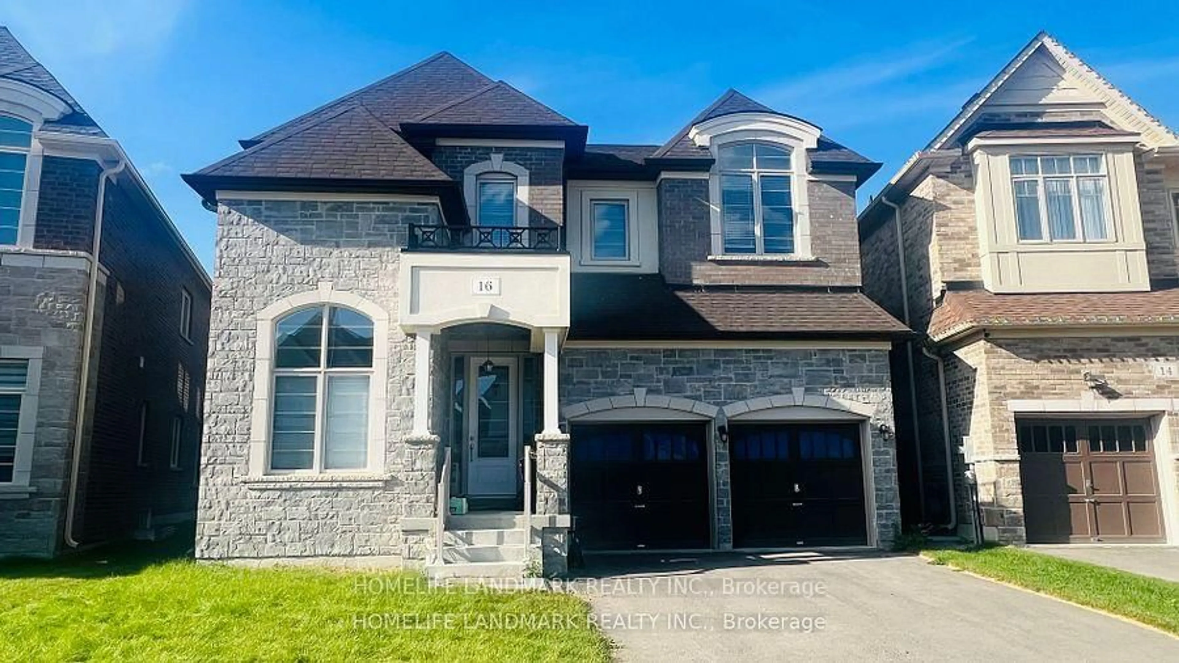 Home with brick exterior material, street for 16 Kenneth Ross Cres, East Gwillimbury Ontario L9N 0T7