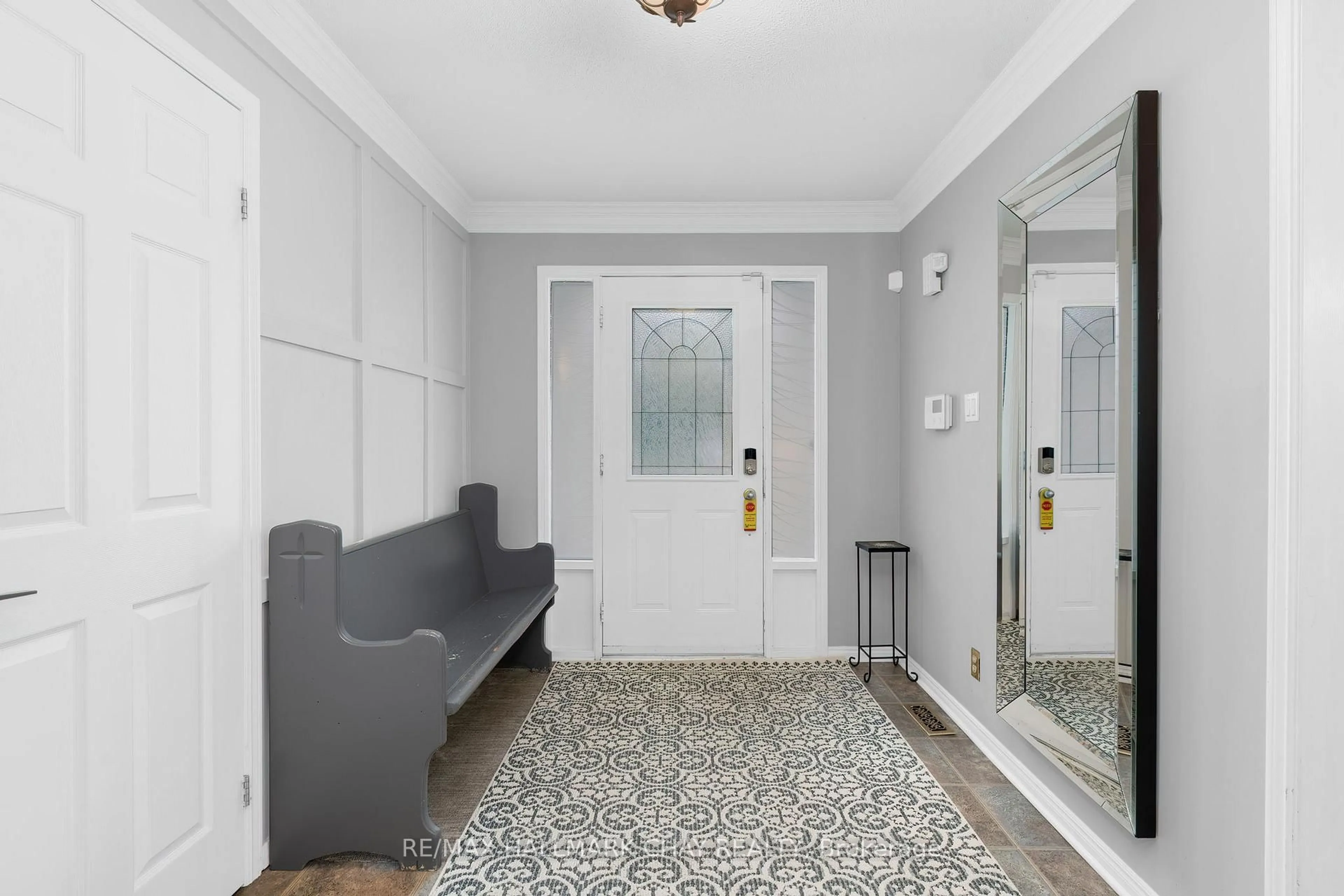 Indoor entryway for 65 Imperial Cres, Bradford West Gwillimbury Ontario L3Z 2N8