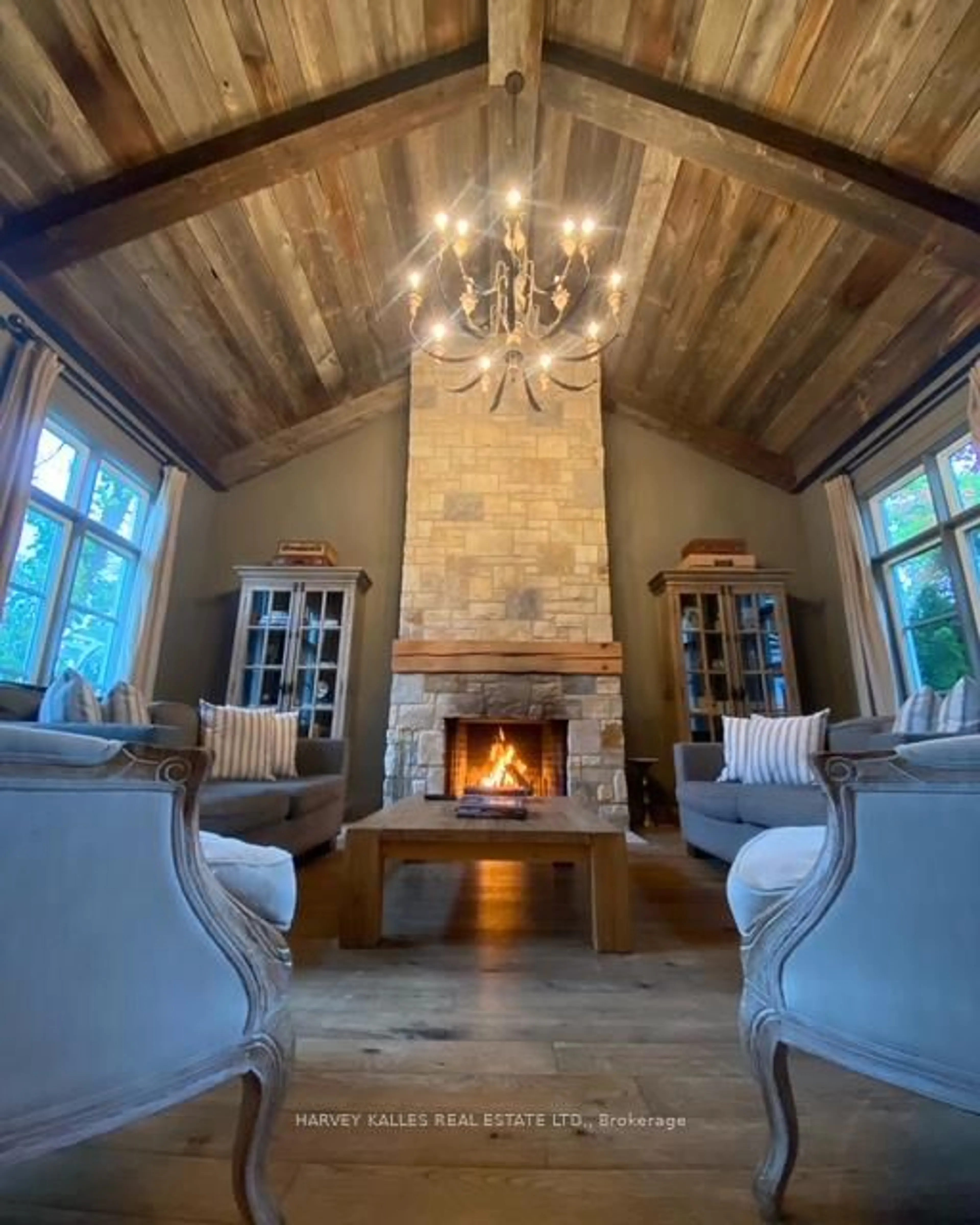 Living room with furniture, unknown for 74 Lakeside Dr, Innisfil Ontario L9S 2V3