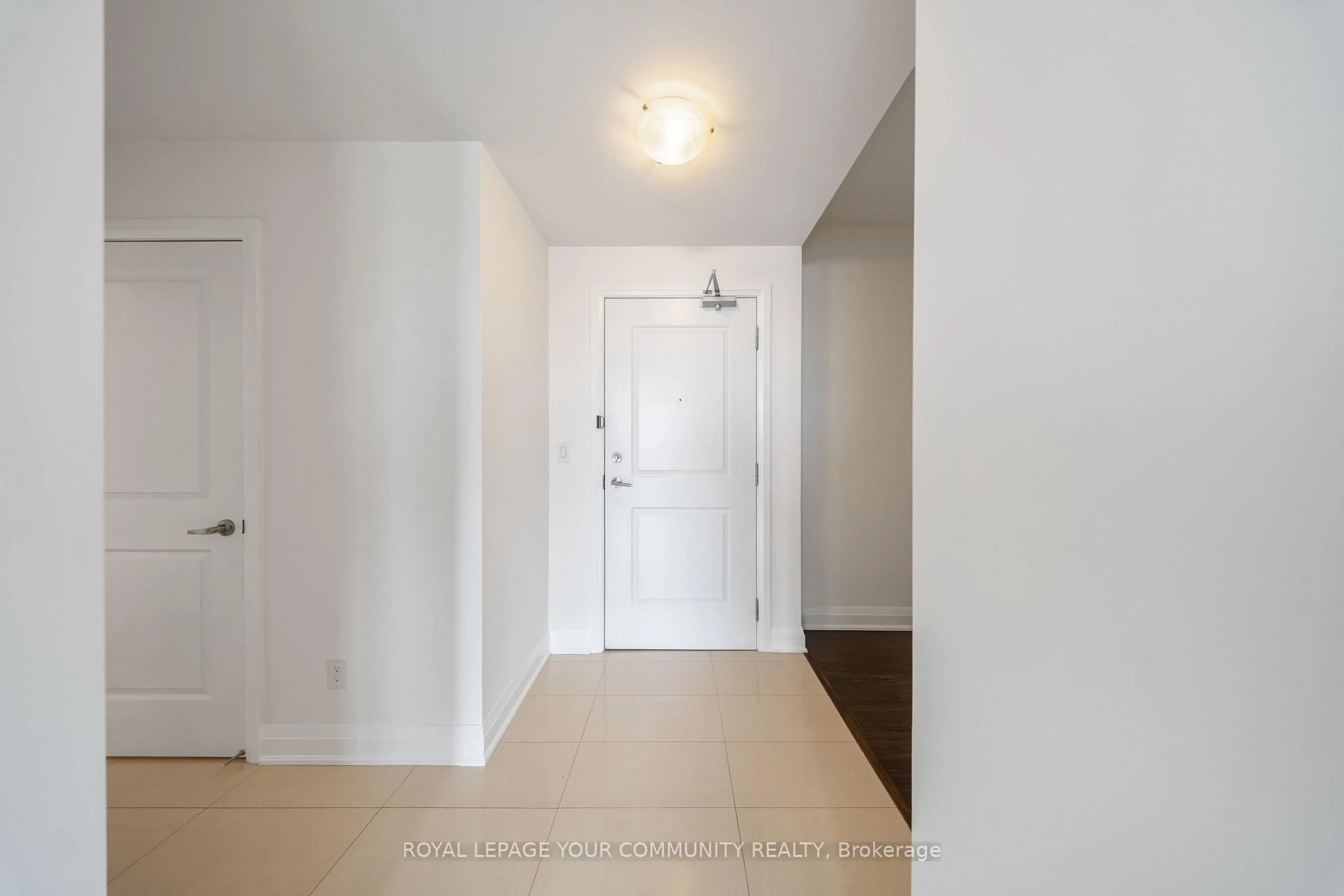 Indoor entryway for 24 Woodstream Blvd #315, Vaughan Ontario L4L 8C4