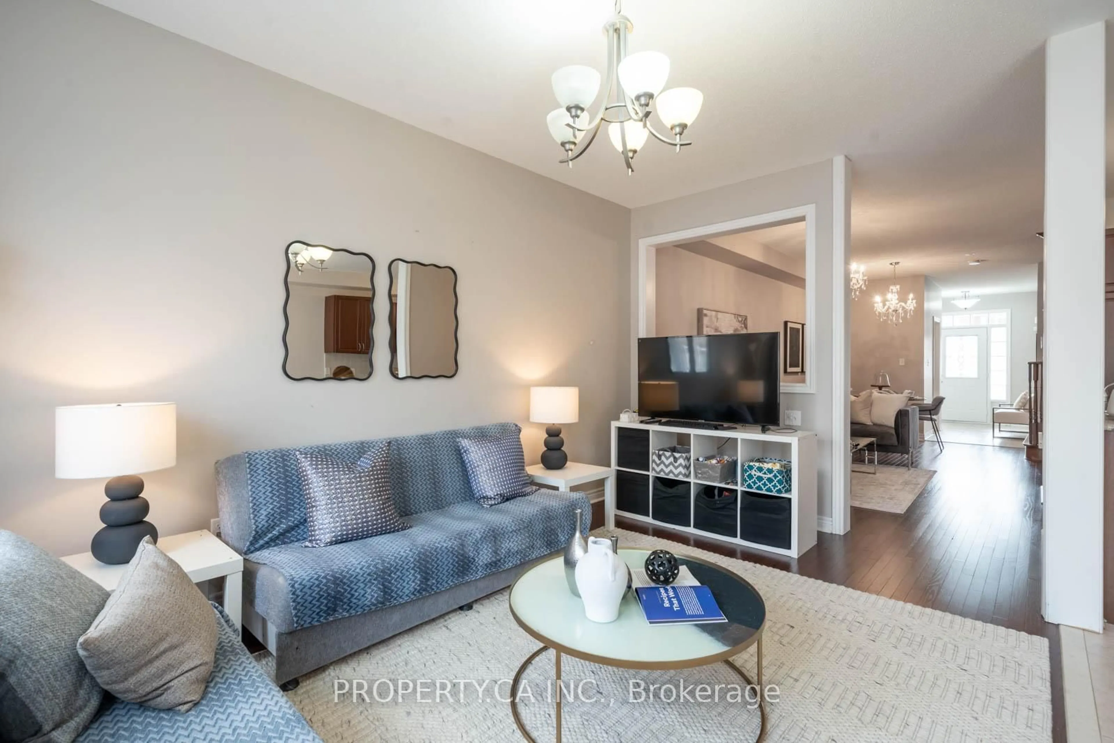 Living room with furniture, unknown for 90 Collin Crt, Richmond Hill Ontario L4E 0X8