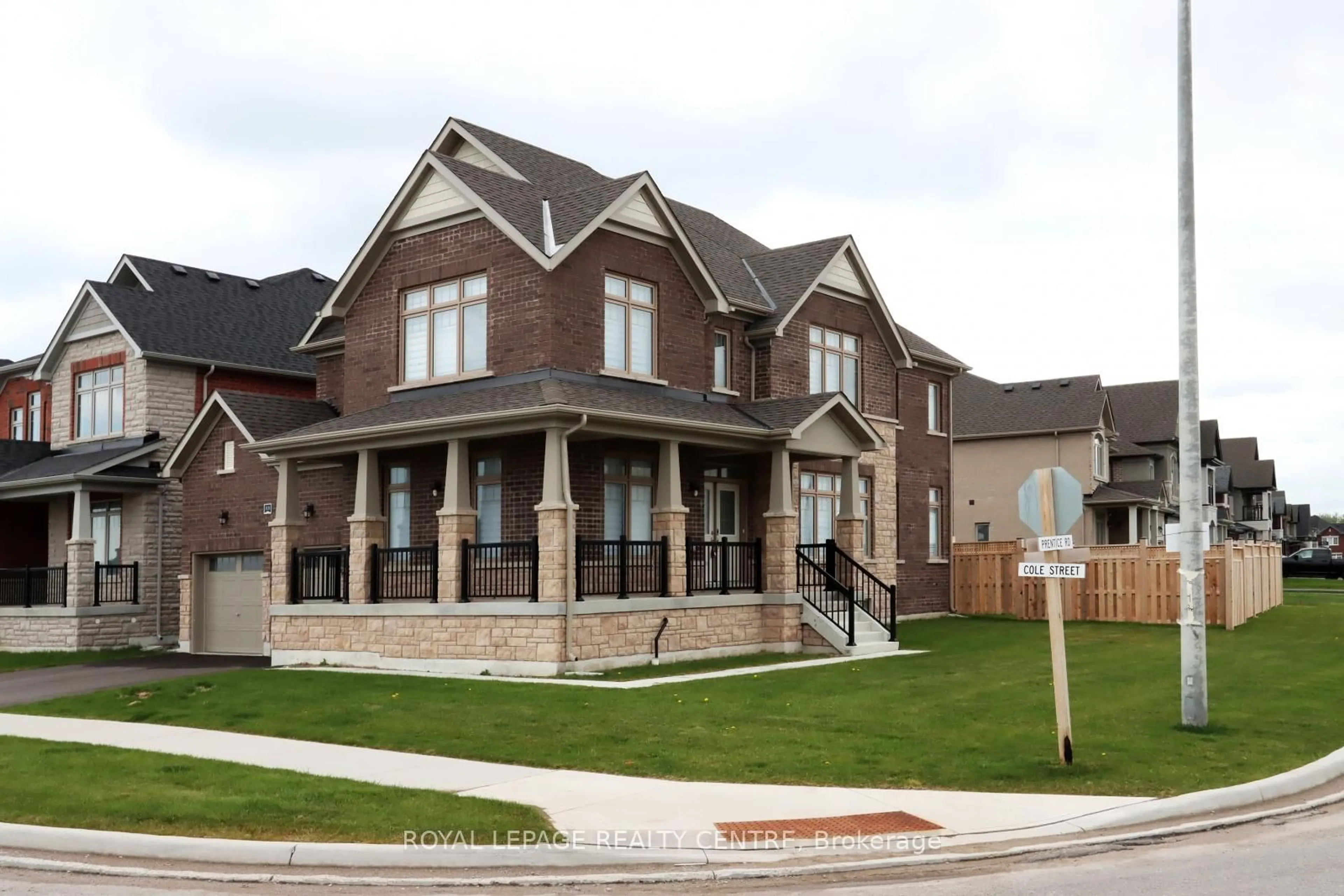 Home with brick exterior material, street for 1131 Cole St, Innisfil Ontario L9S 0R3