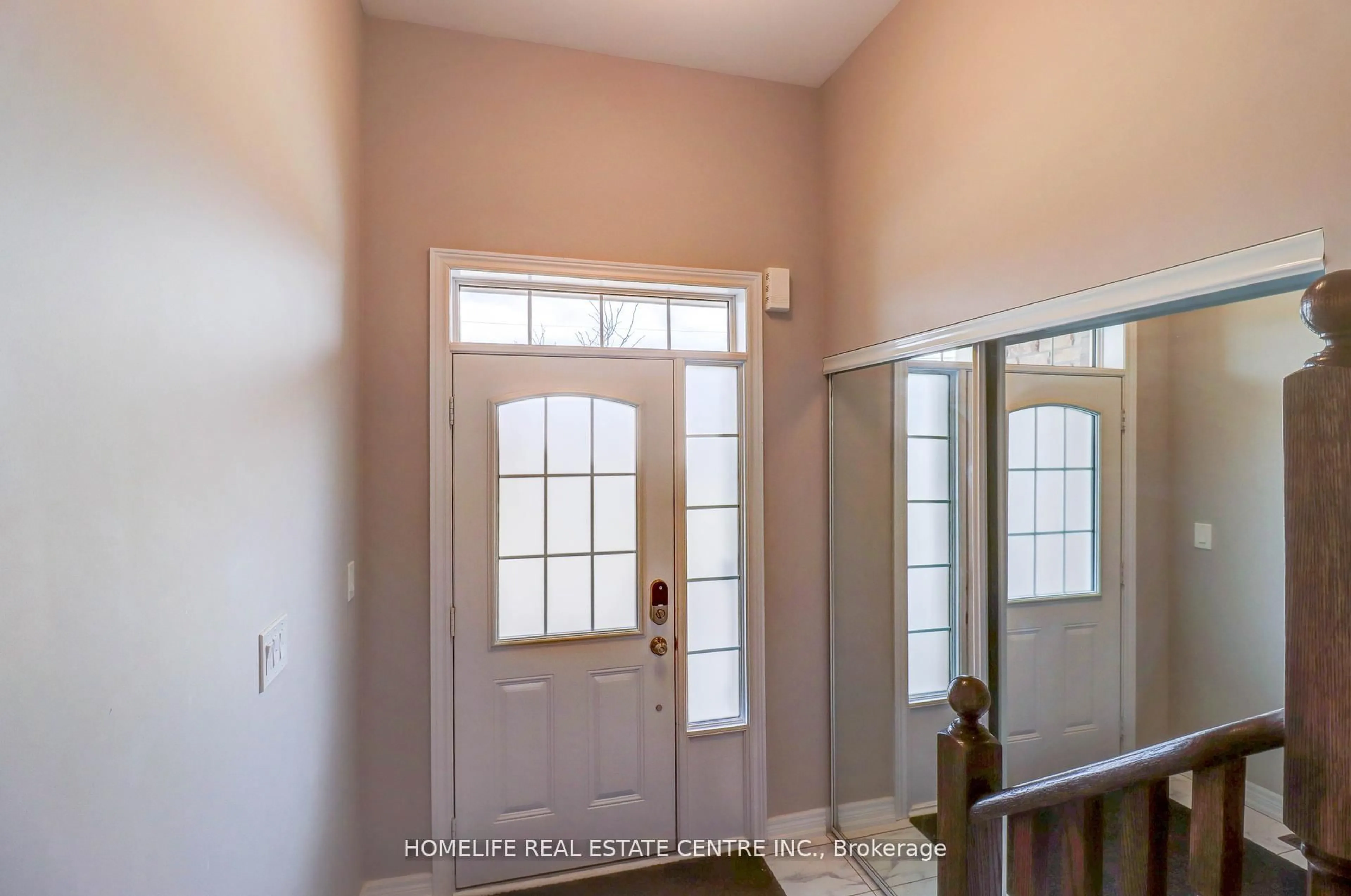 Indoor entryway for 78 Clifford Cres, New Tecumseth Ontario L0G 1W0