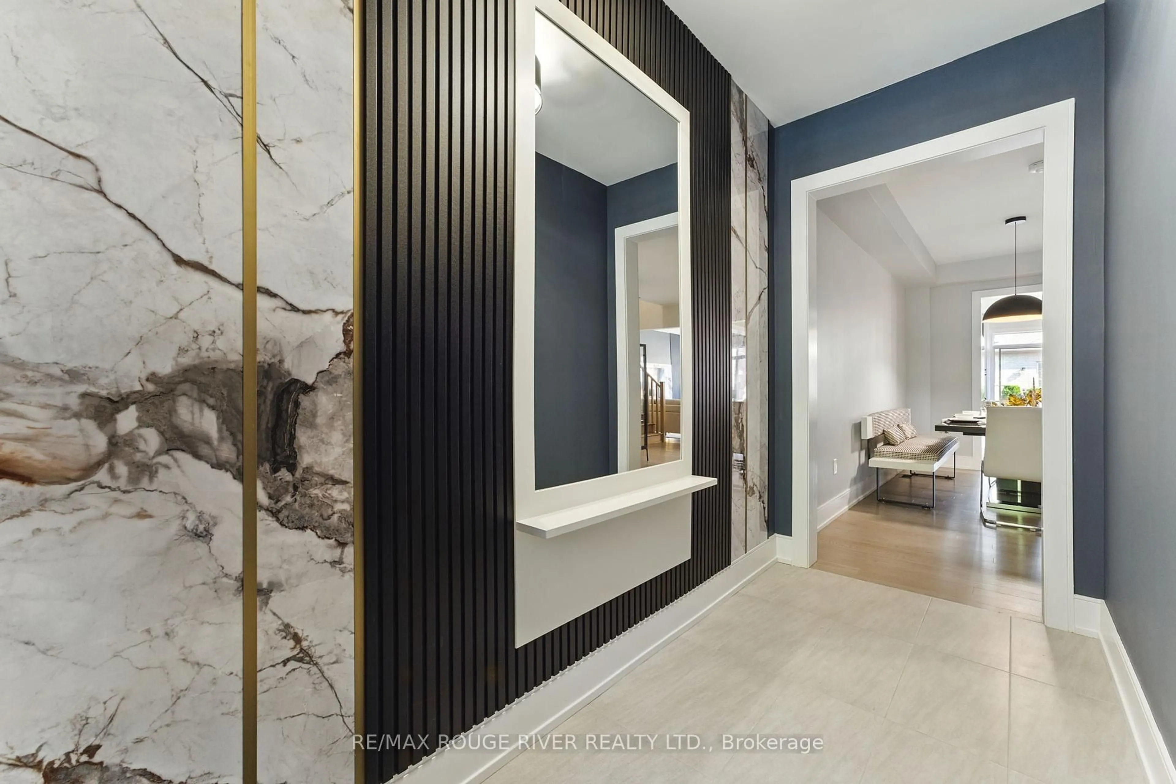Indoor foyer for 7 Caviglia Lane, Markham Ontario L6B 1R5