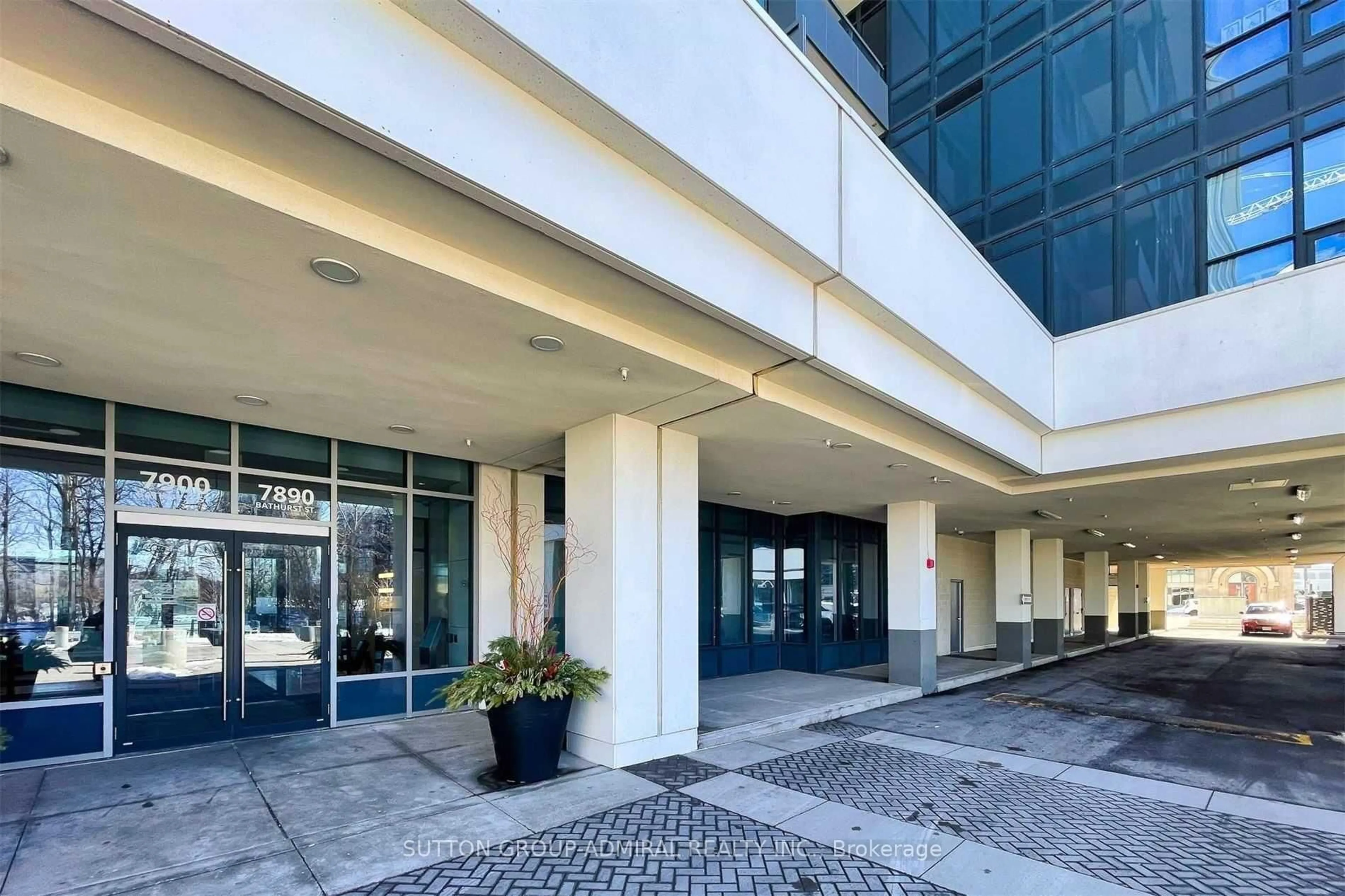 Indoor foyer for 7890 Bathurst St #1002, Vaughan Ontario L4J 7Y3