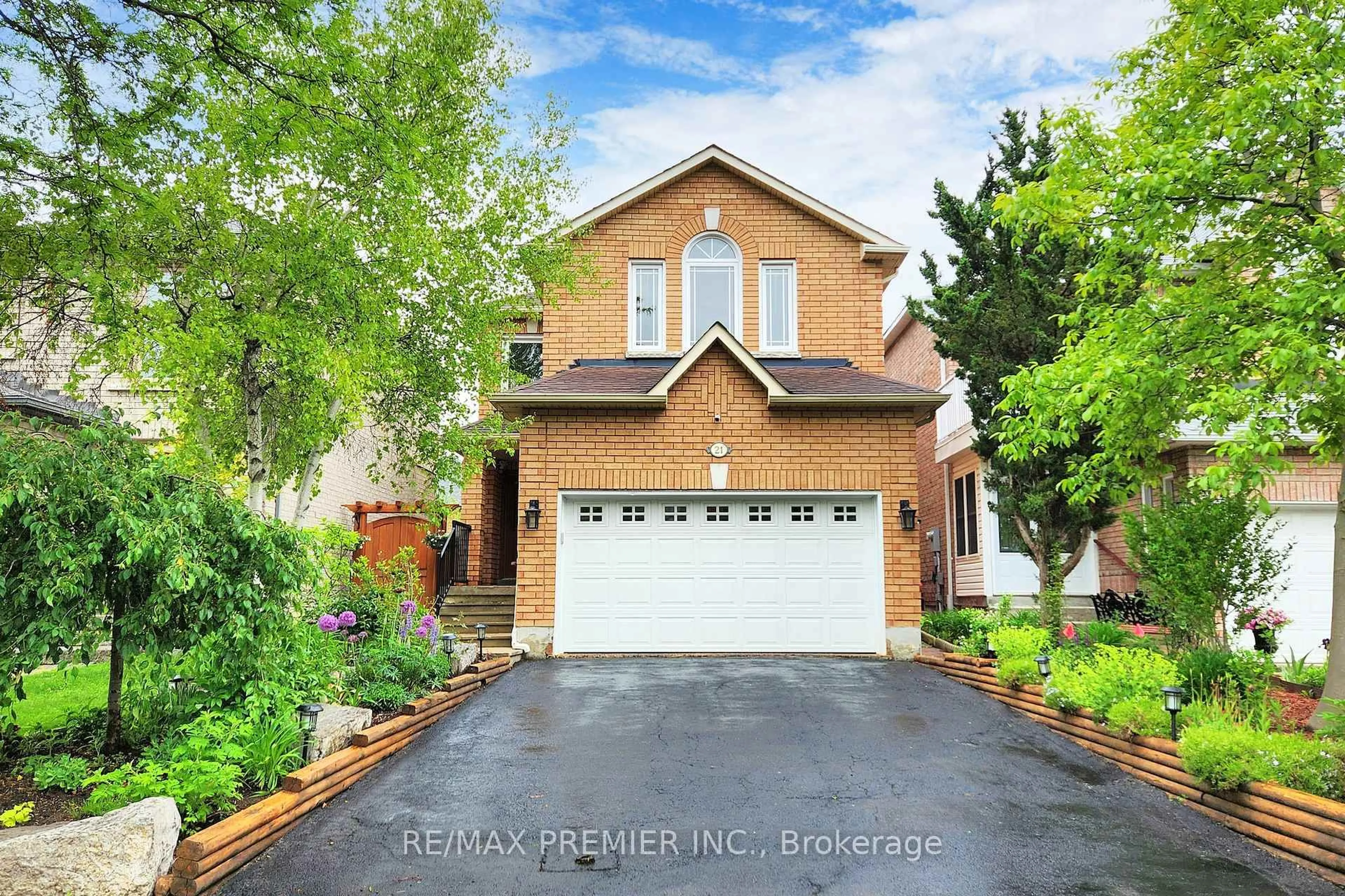 Home with brick exterior material, street for 21 Villandry Cres, Vaughan Ontario L6A 2R2