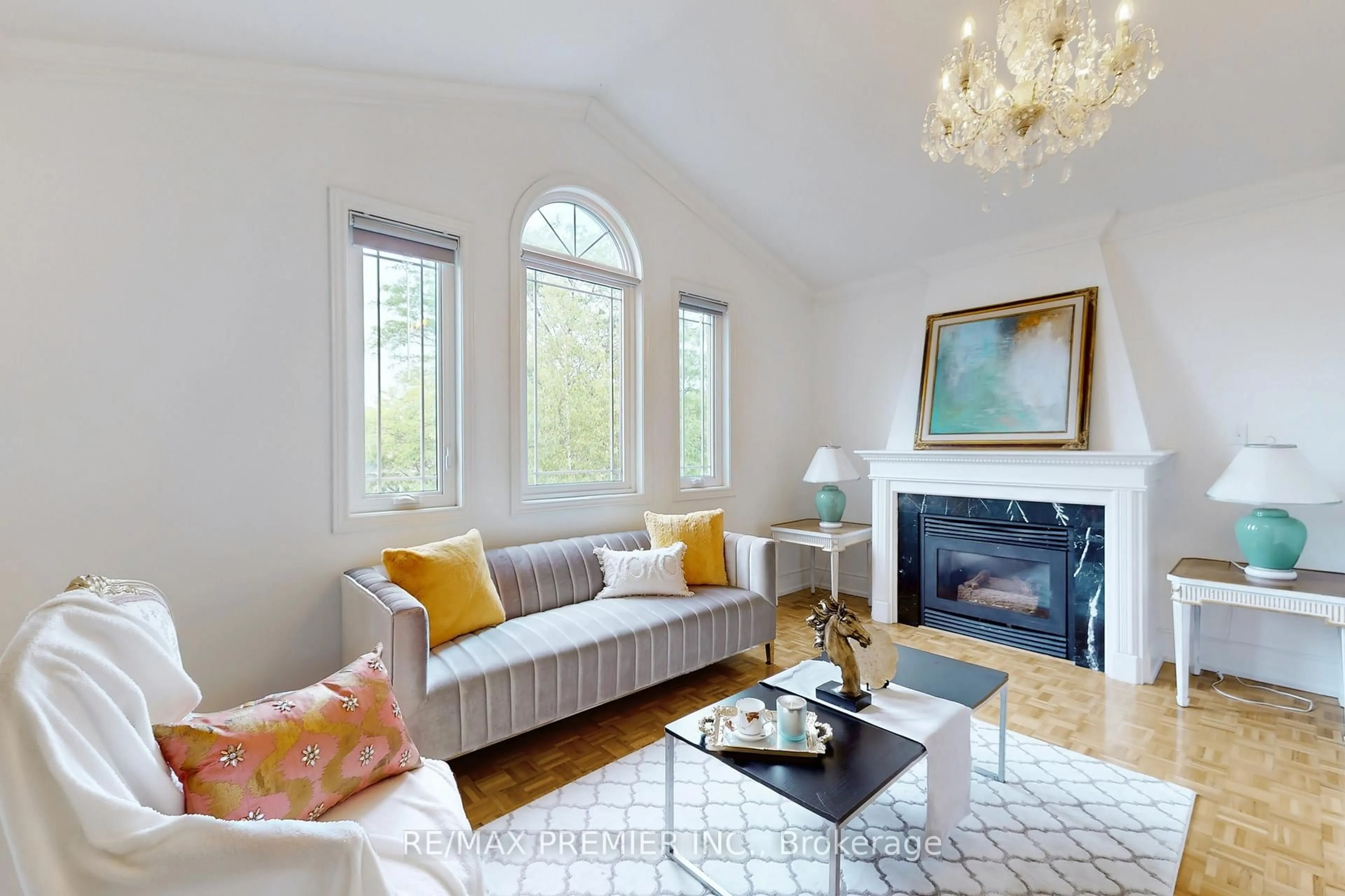 Living room with furniture, unknown for 21 Villandry Cres, Vaughan Ontario L6A 2R2