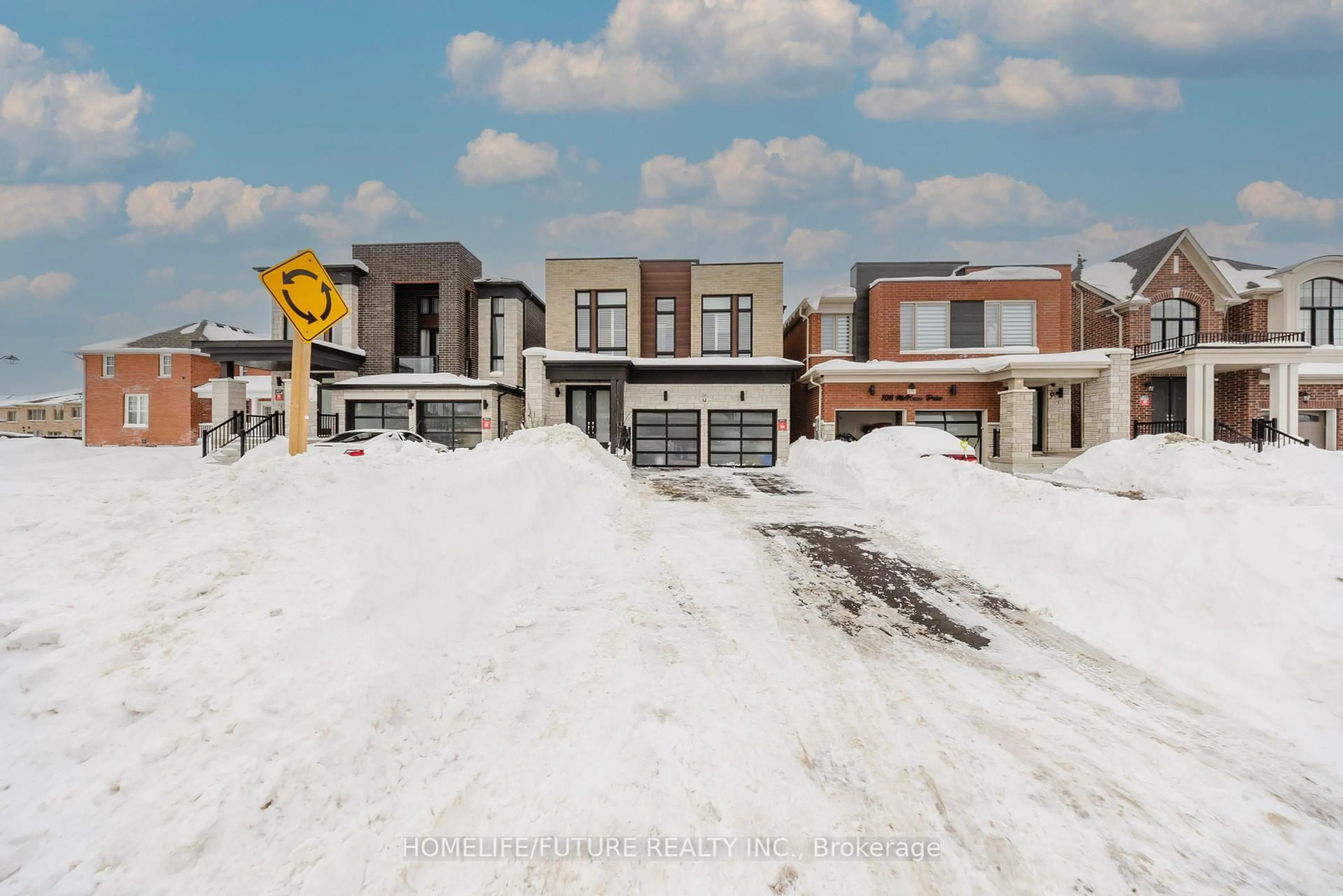 Unknown for 104 Mckean Dr, Whitchurch-Stouffville Ontario L4A 4W4