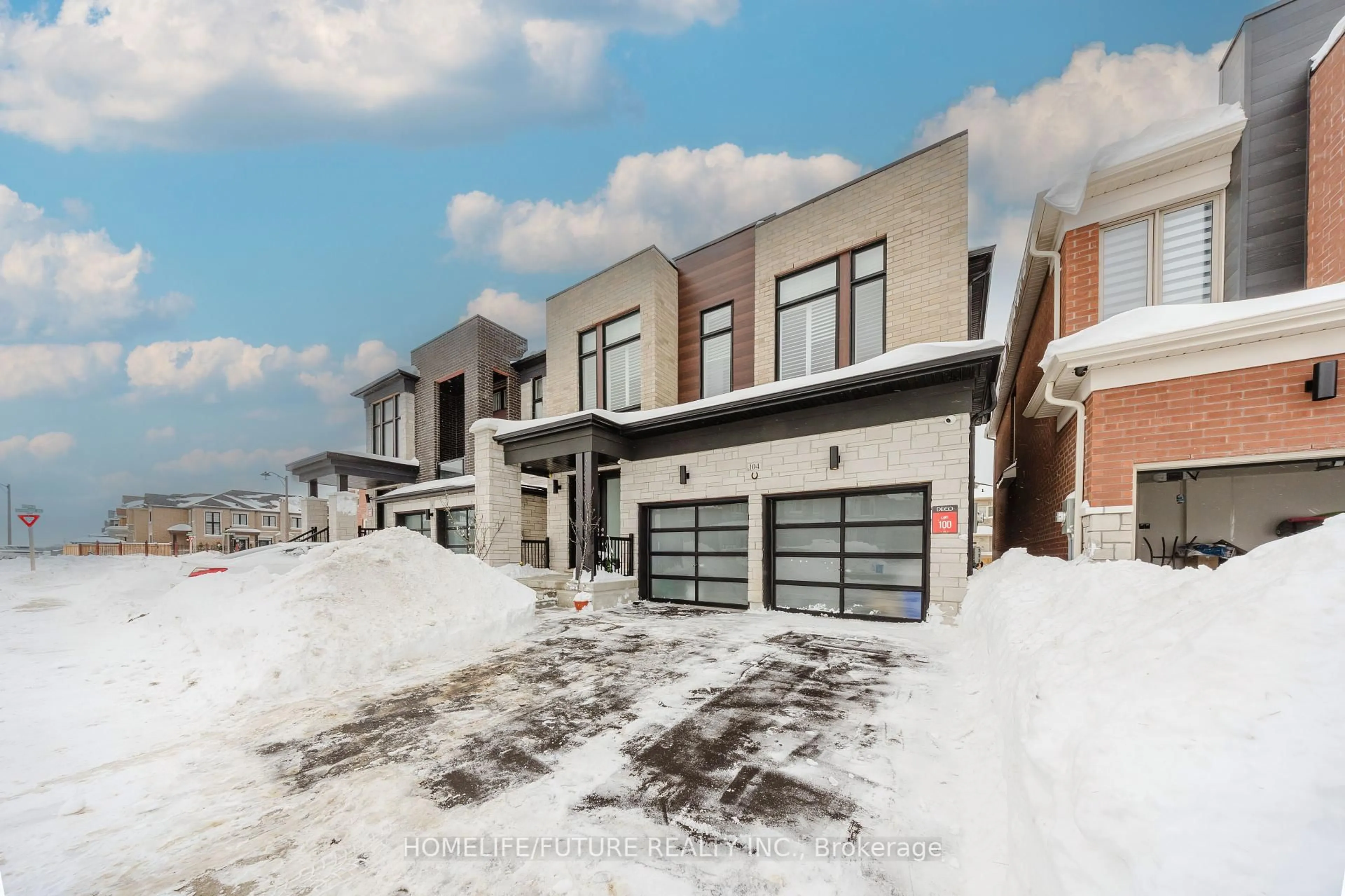 Home with brick exterior material, street for 104 Mckean Dr, Whitchurch-Stouffville Ontario L4A 4W4