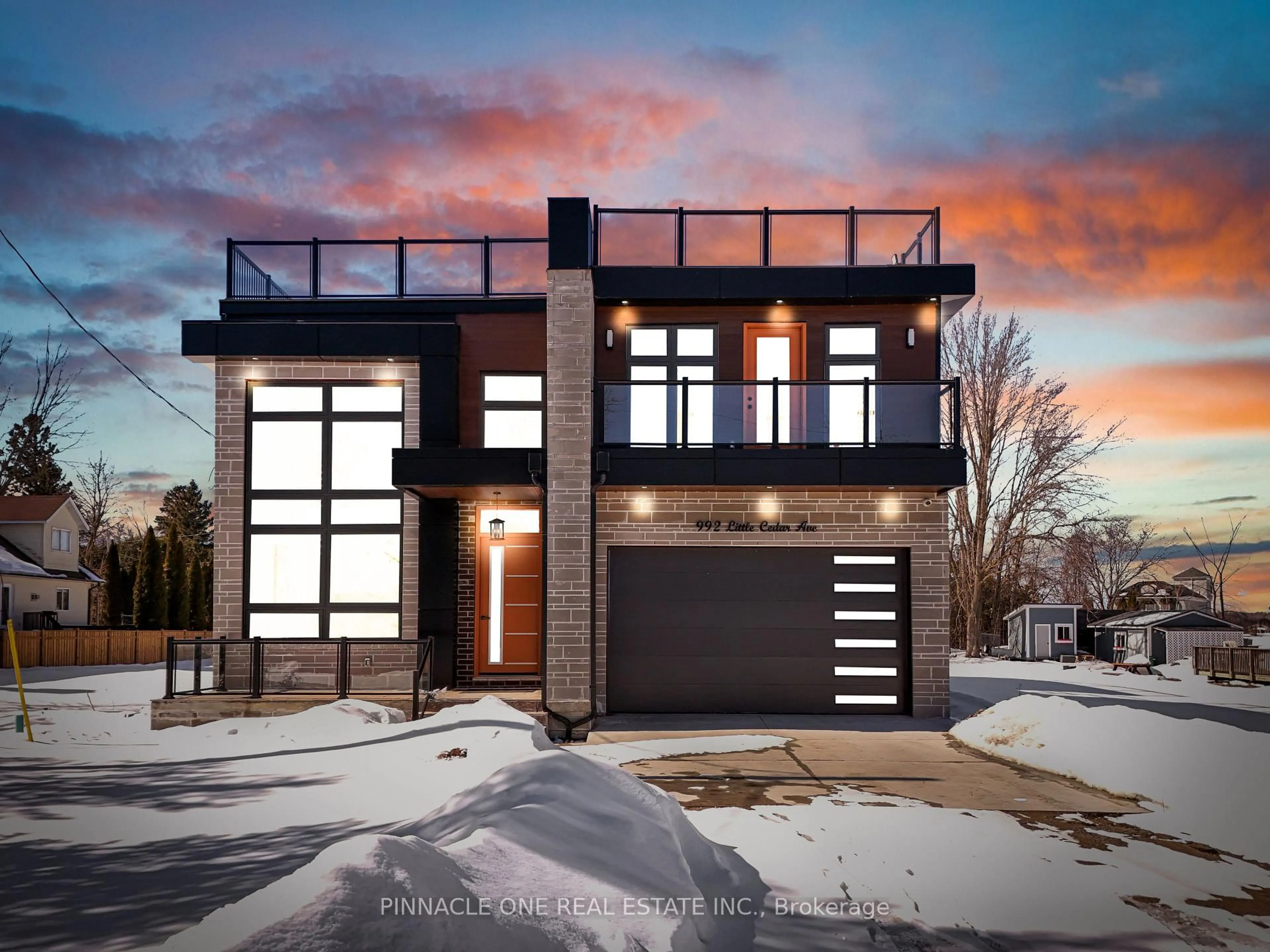 Home with brick exterior material, street for 992 Little Cedar Ave, Innisfil Ontario L0L 1W0
