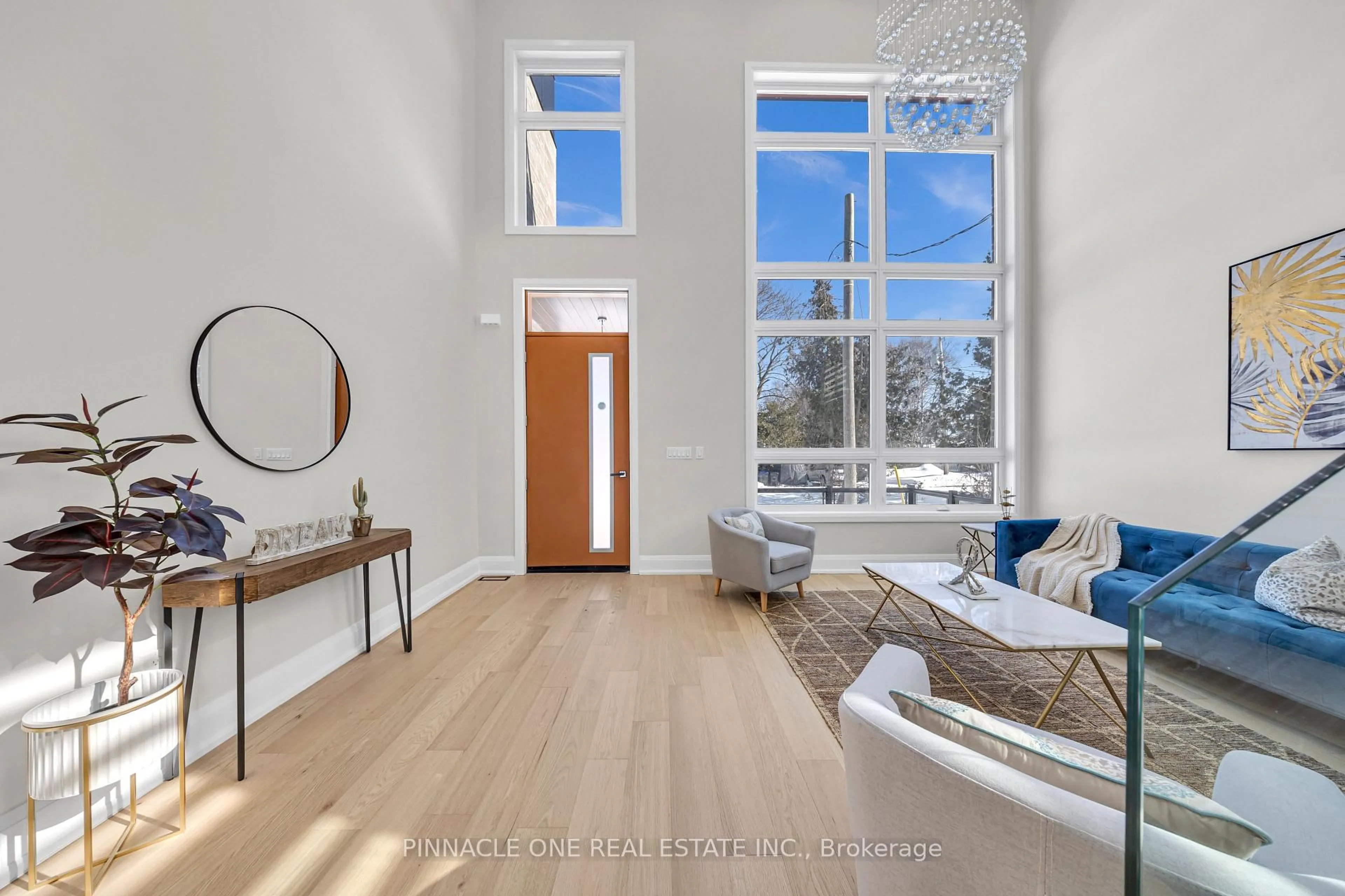 Indoor entryway for 992 Little Cedar Ave, Innisfil Ontario L0L 1W0