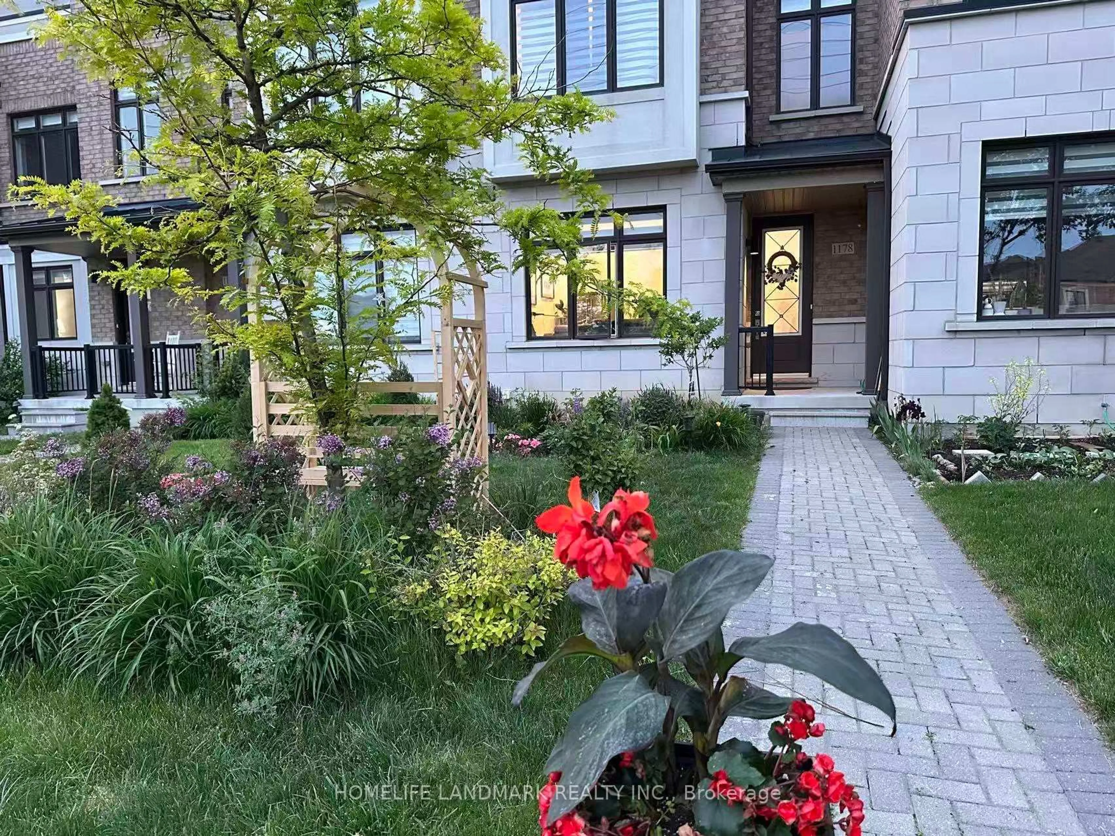 Unknown for 1178 Wellington St, Aurora Ontario L4G 2C9