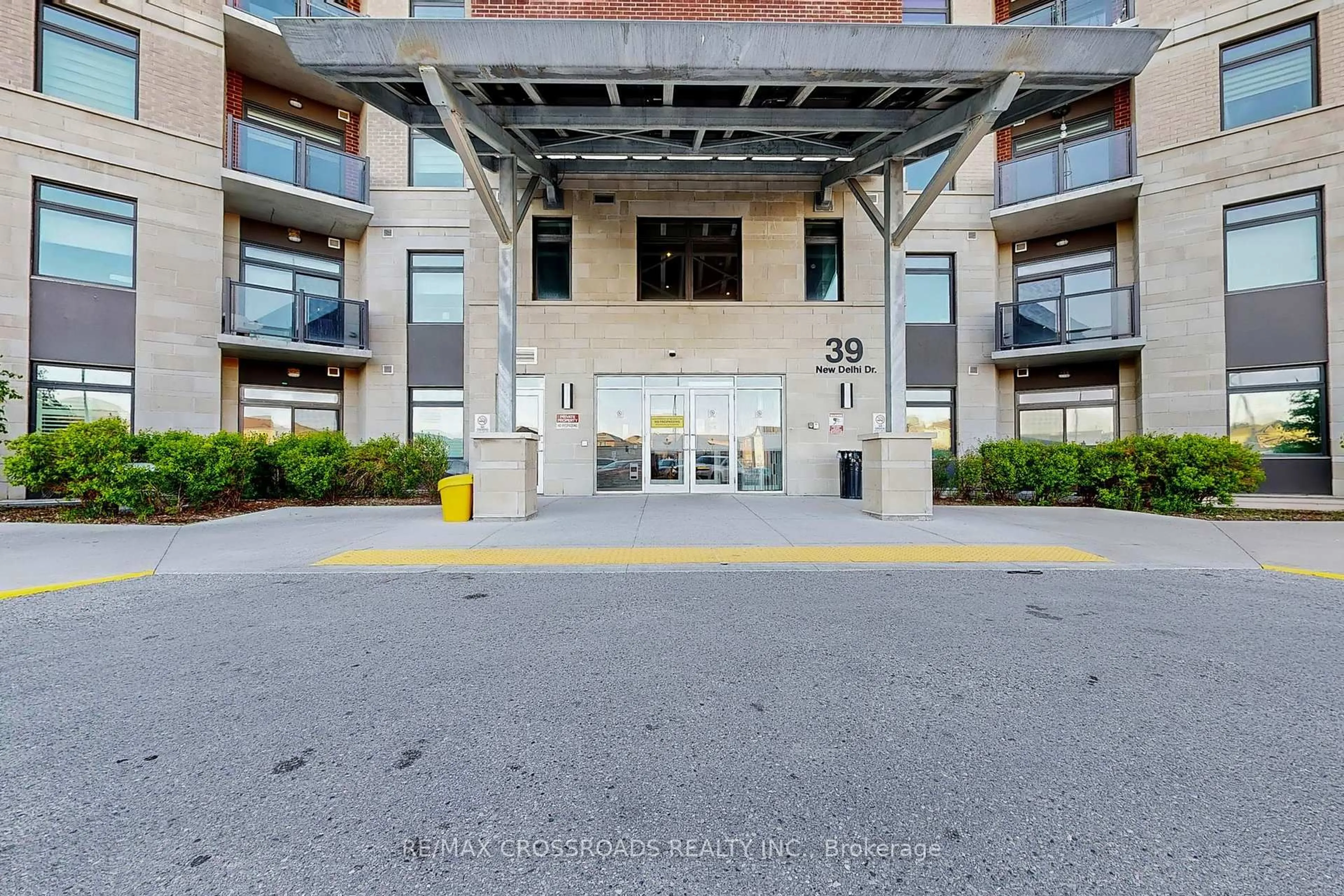 Indoor foyer for 39 New Delhi Dr #601, Markham Ontario L3S 0E1