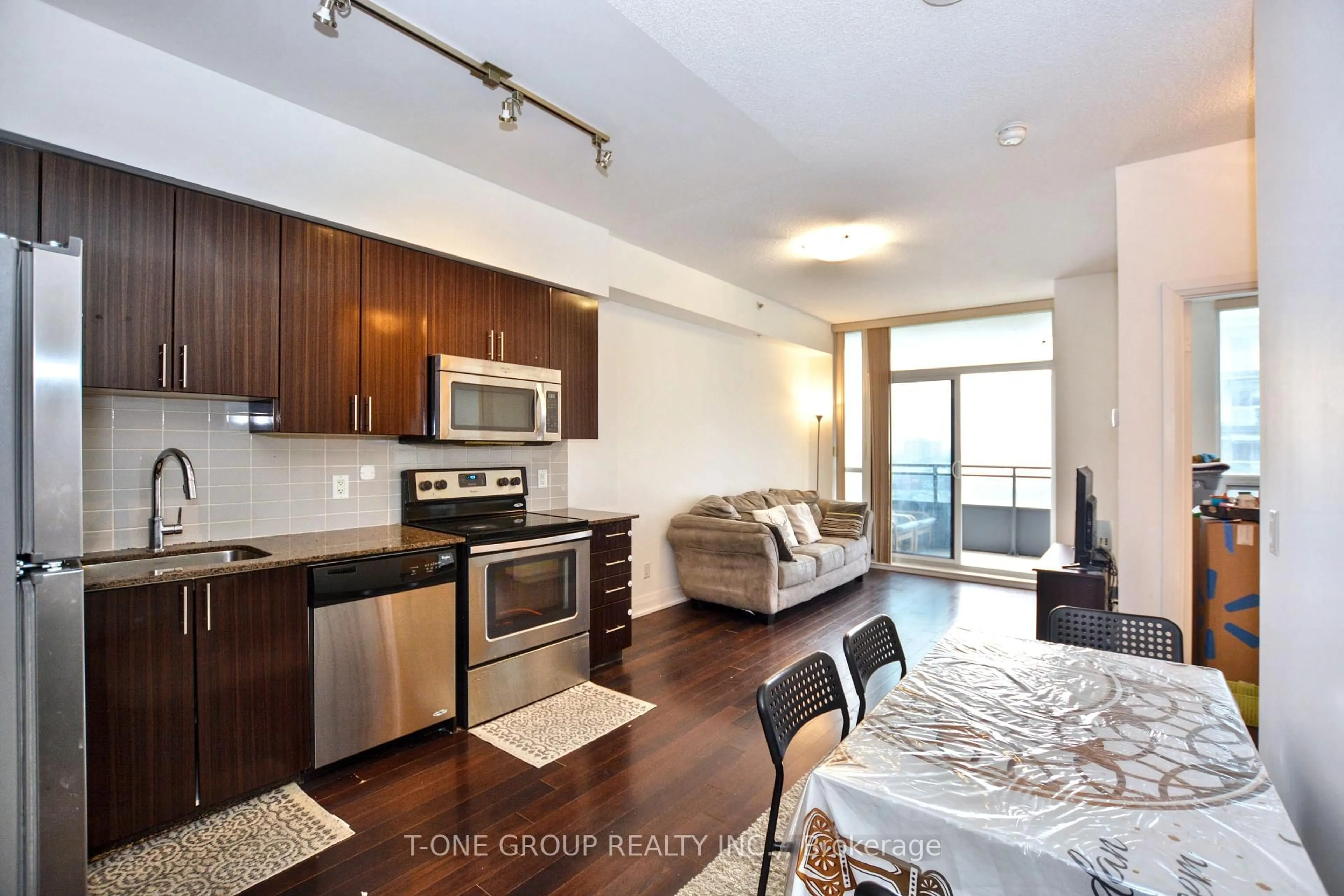 Open concept kitchen, unknown for 85 North Park Rd #908, Vaughan Ontario L4J 0H9