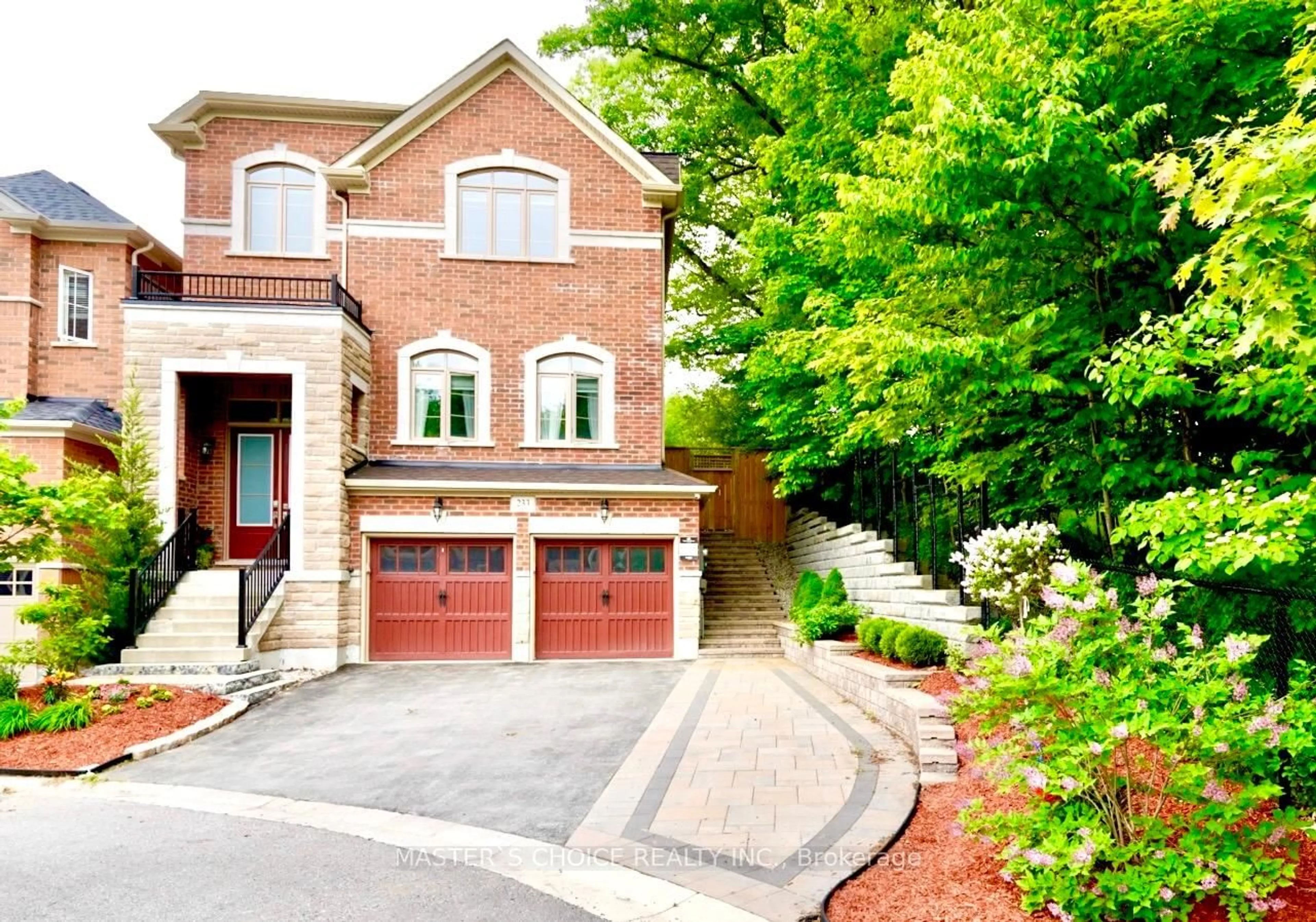 Home with brick exterior material, street for 233 Butternut Ridge Tr, Aurora Ontario L4G 3P1