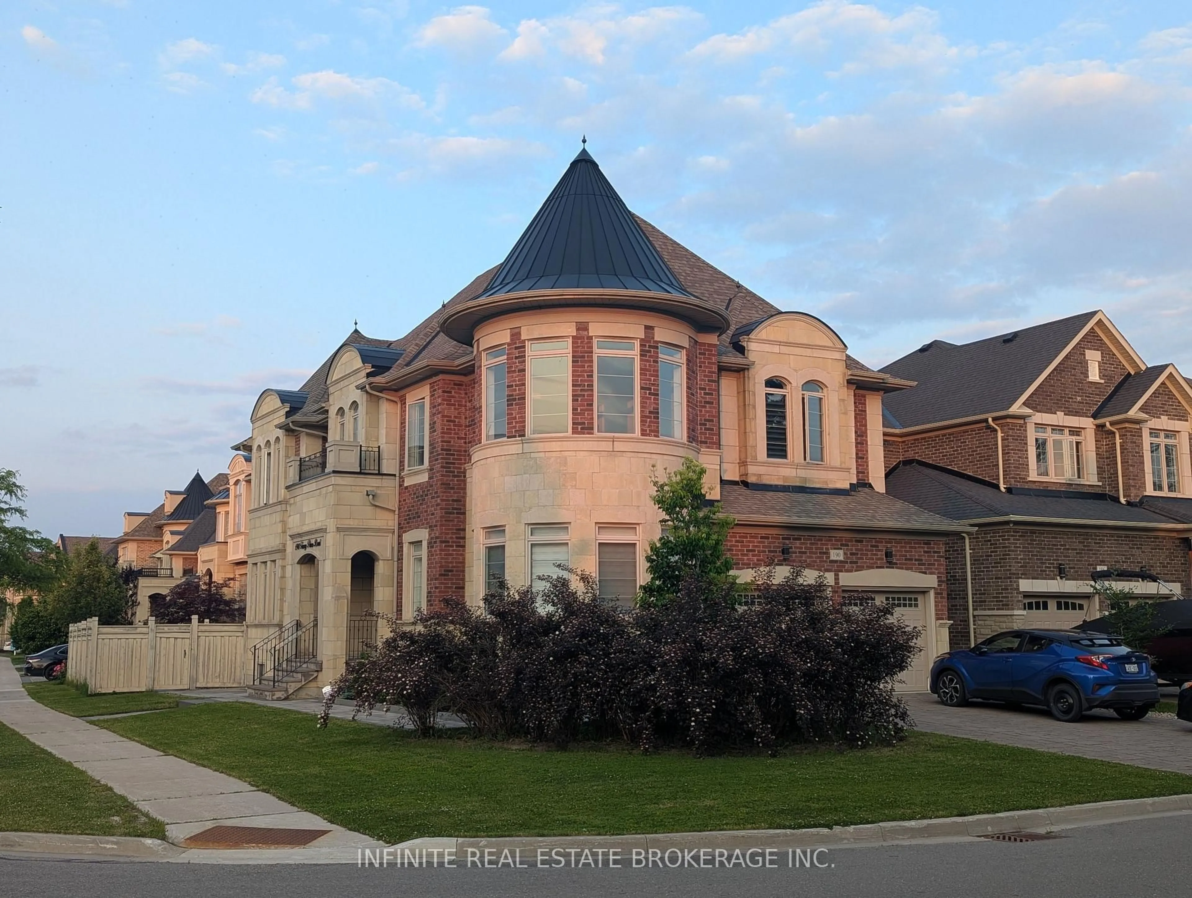 Home with brick exterior material, street for 190 Torrey Pines Rd, Vaughan Ontario L4H 3N5