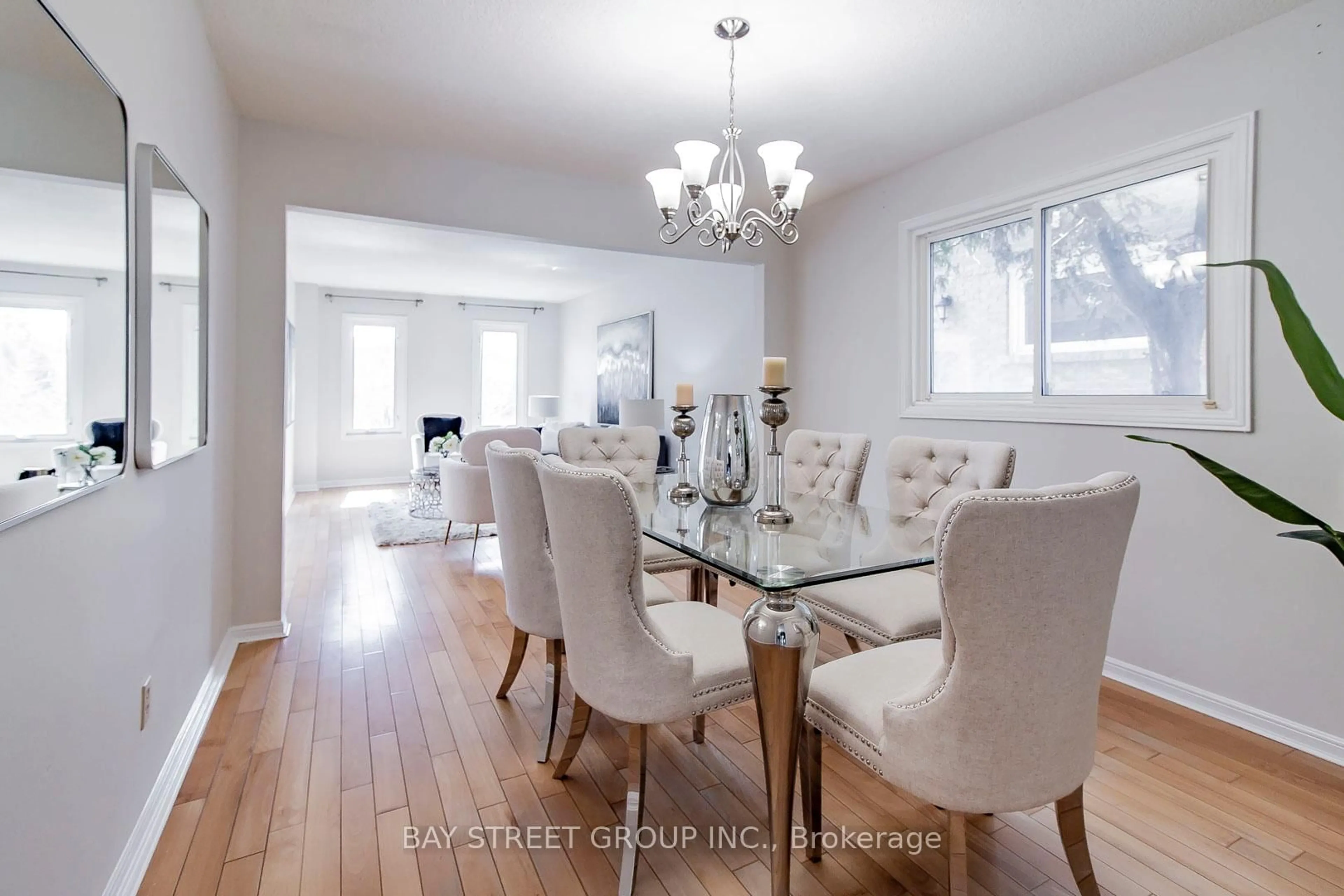 Dining room, wood/laminate floor for 300 Fincham Ave, Markham Ontario L3P 4E7