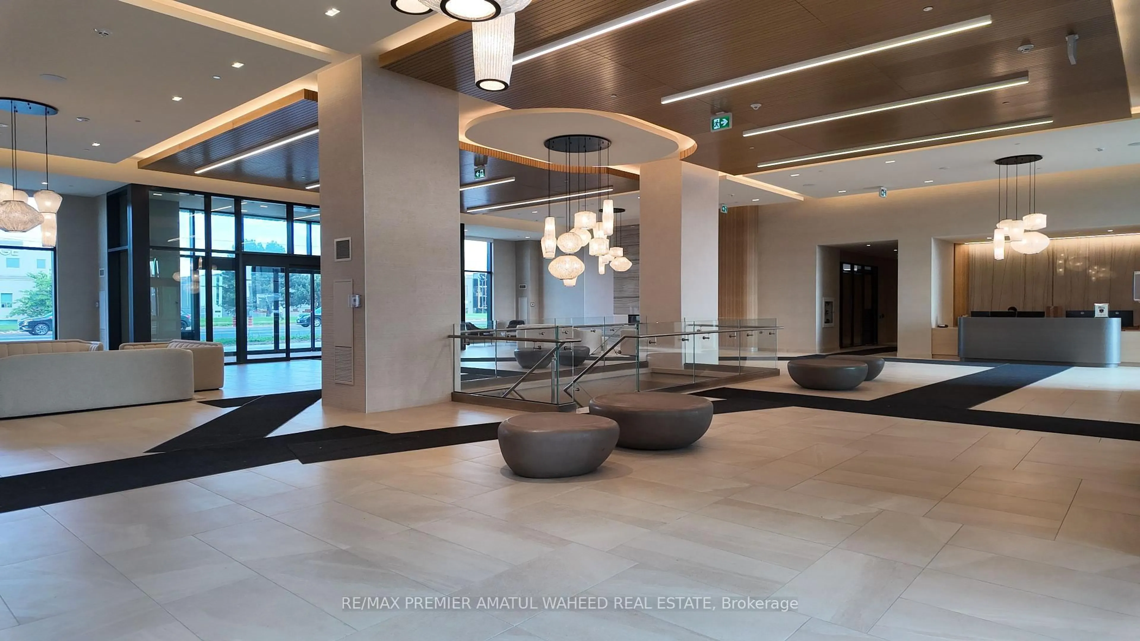 Lobby for 8960 Jane St #2121, Vaughan Ontario L4K 2M9