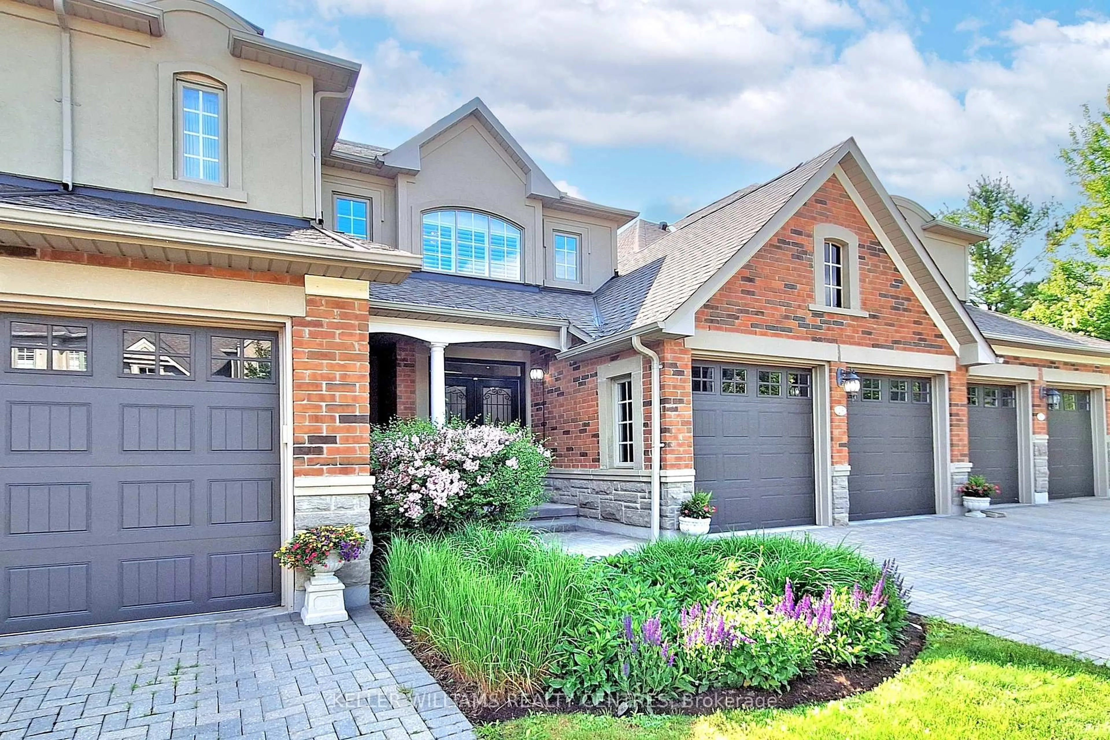 Home with brick exterior material, street for 29 Tucker Crt, Aurora Ontario L4G 7T2