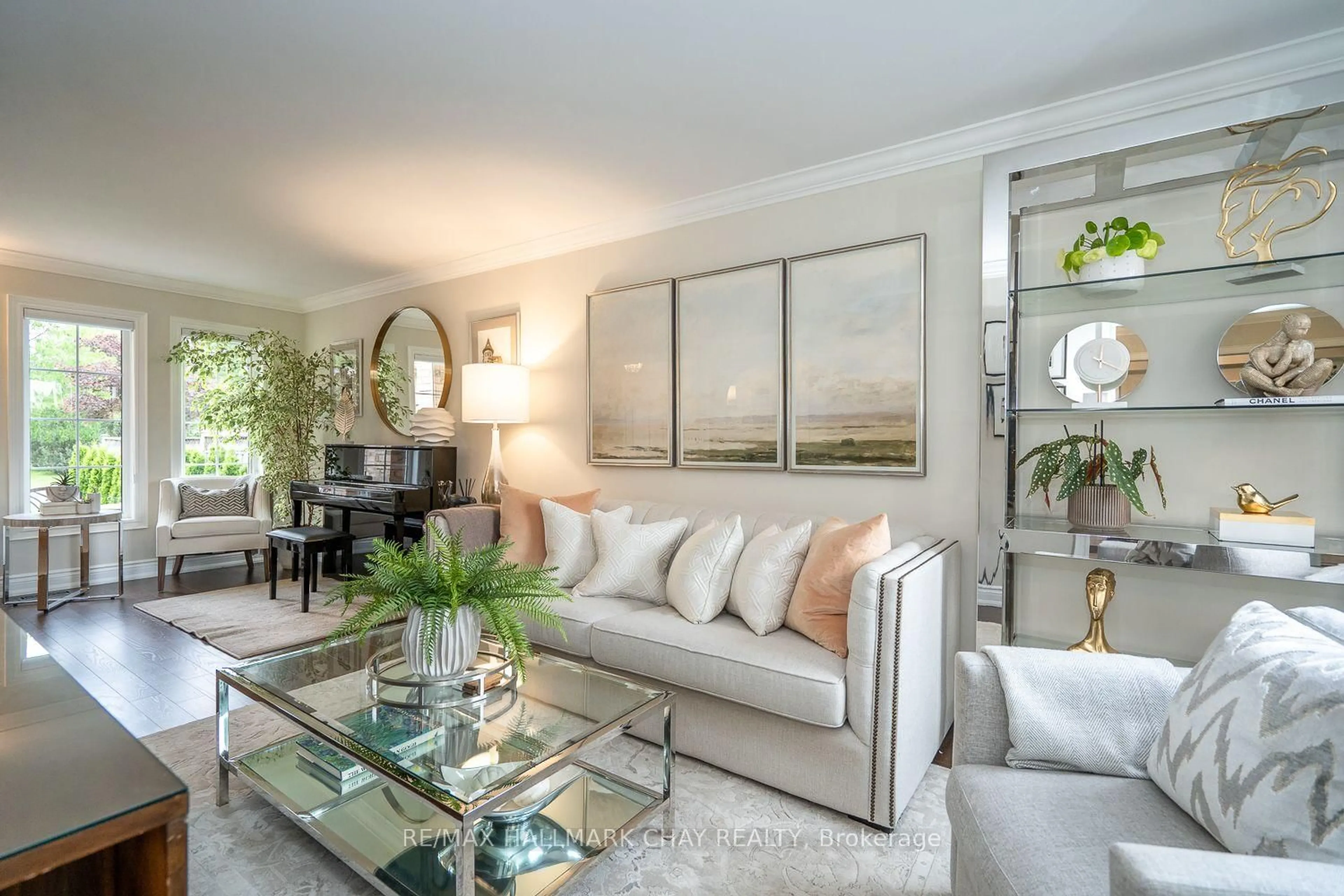 Living room with furniture, unknown for 295 Tupper Blvd, New Tecumseth Ontario L9R 1Z6