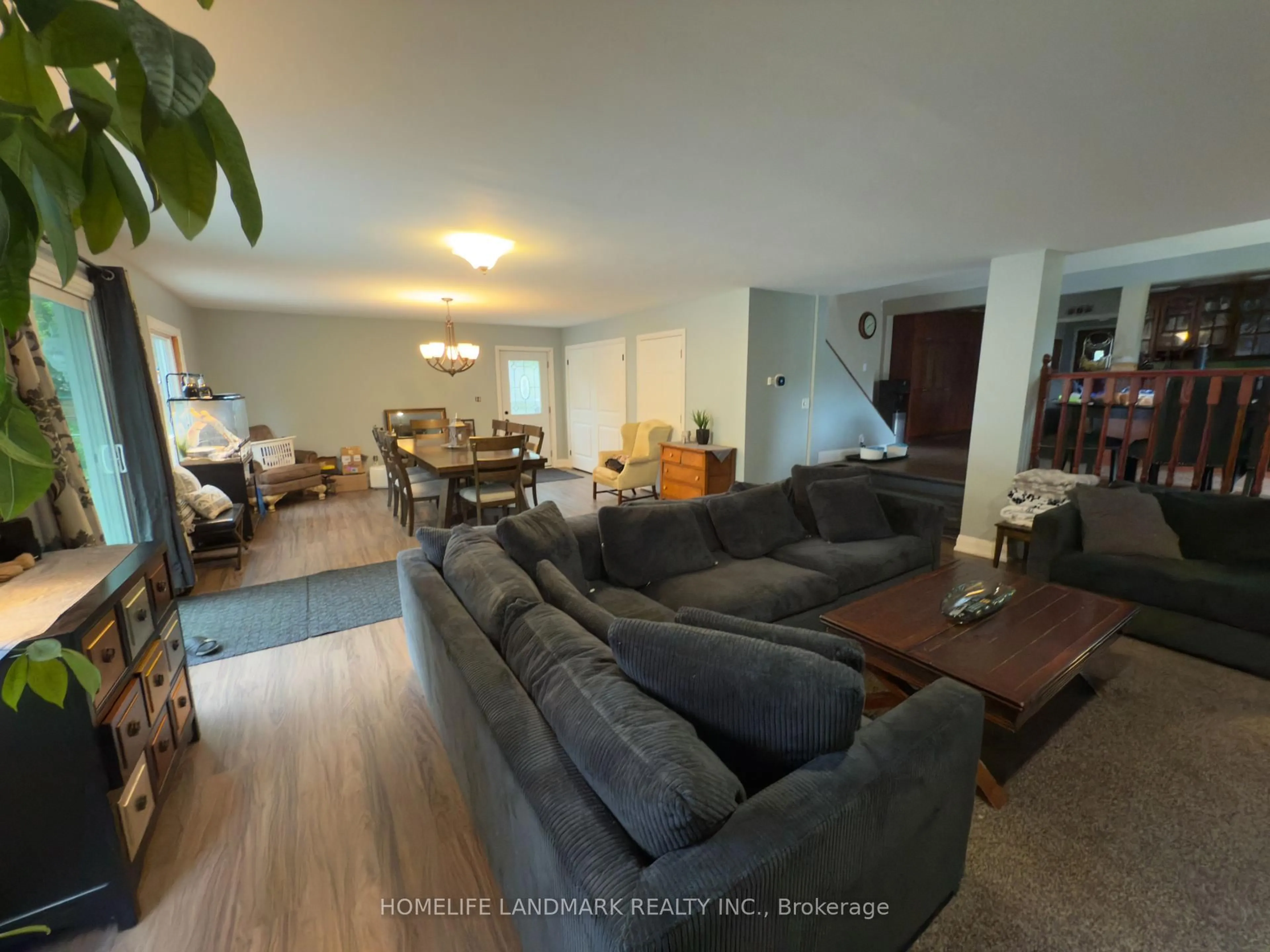 Living room with furniture, unknown for 39 Lakeside Dr, Innisfil Ontario L9S 2T8