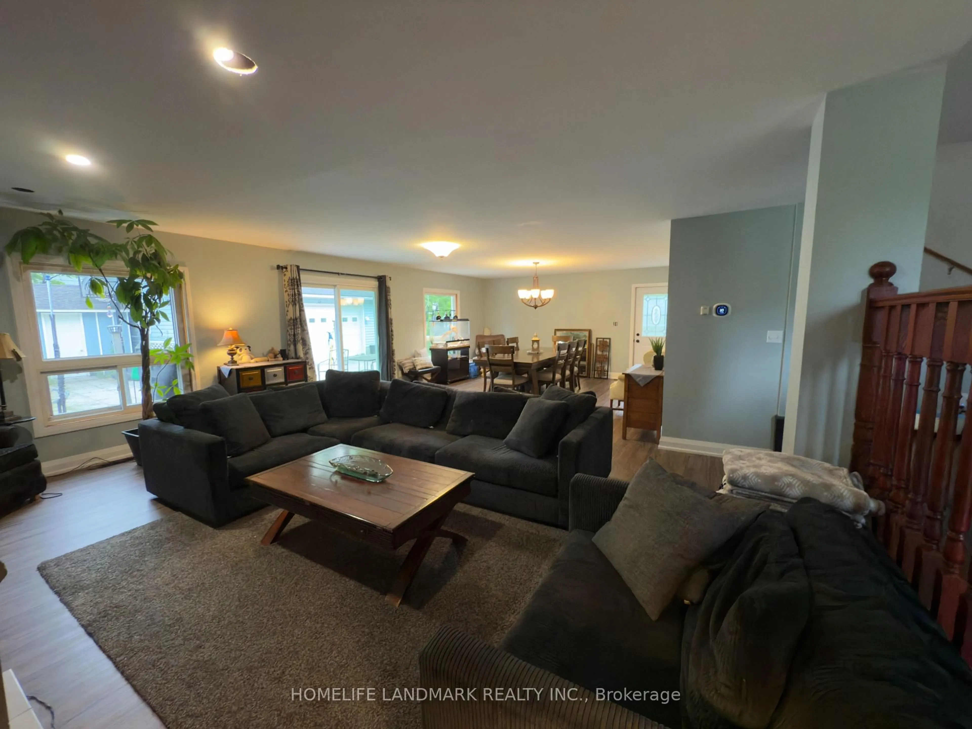 Living room with furniture, unknown for 39 Lakeside Dr, Innisfil Ontario L9S 2T8