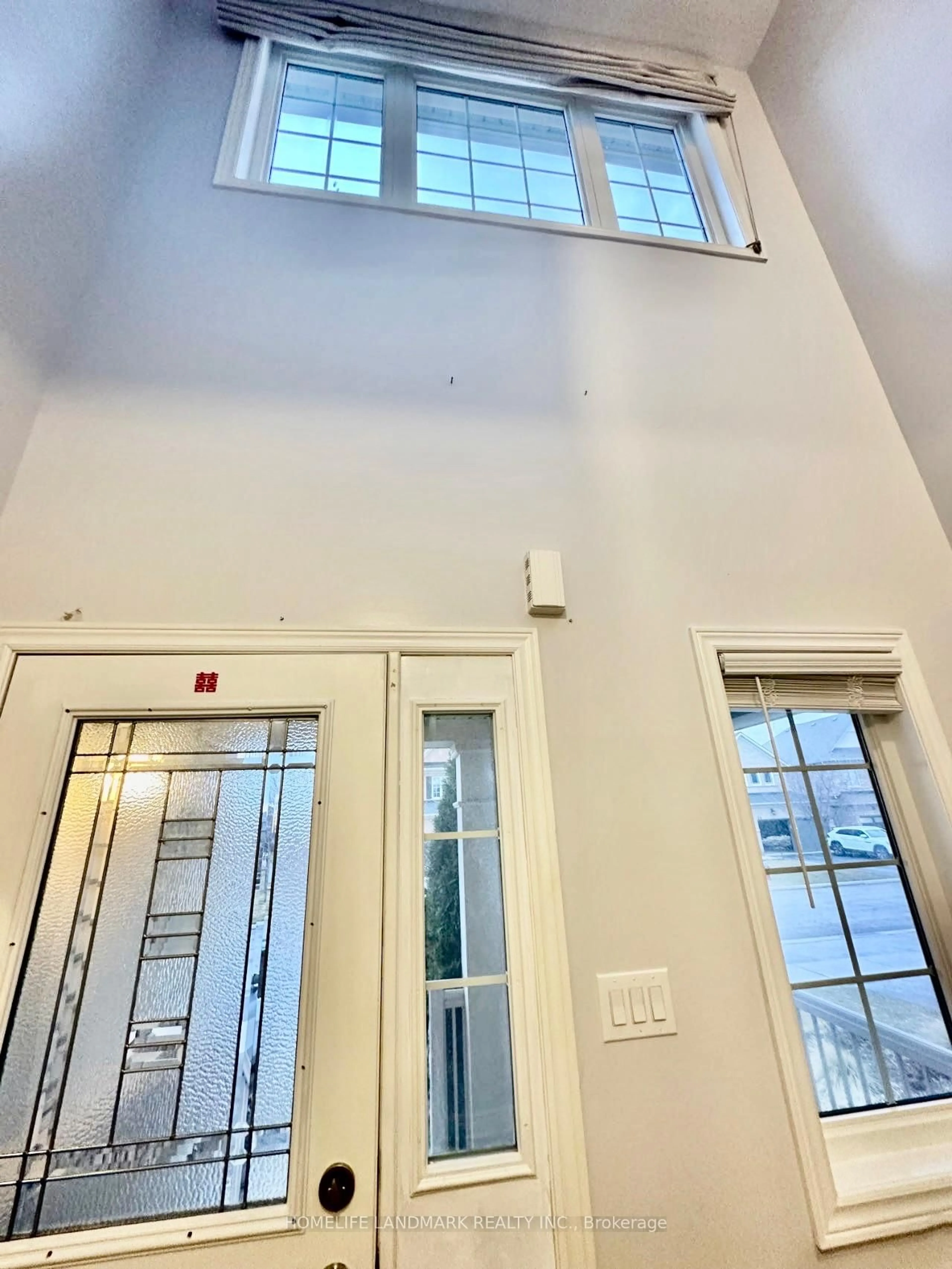 Indoor foyer for 59 Faris St, Bradford West Gwillimbury Ontario L3Z 0C5