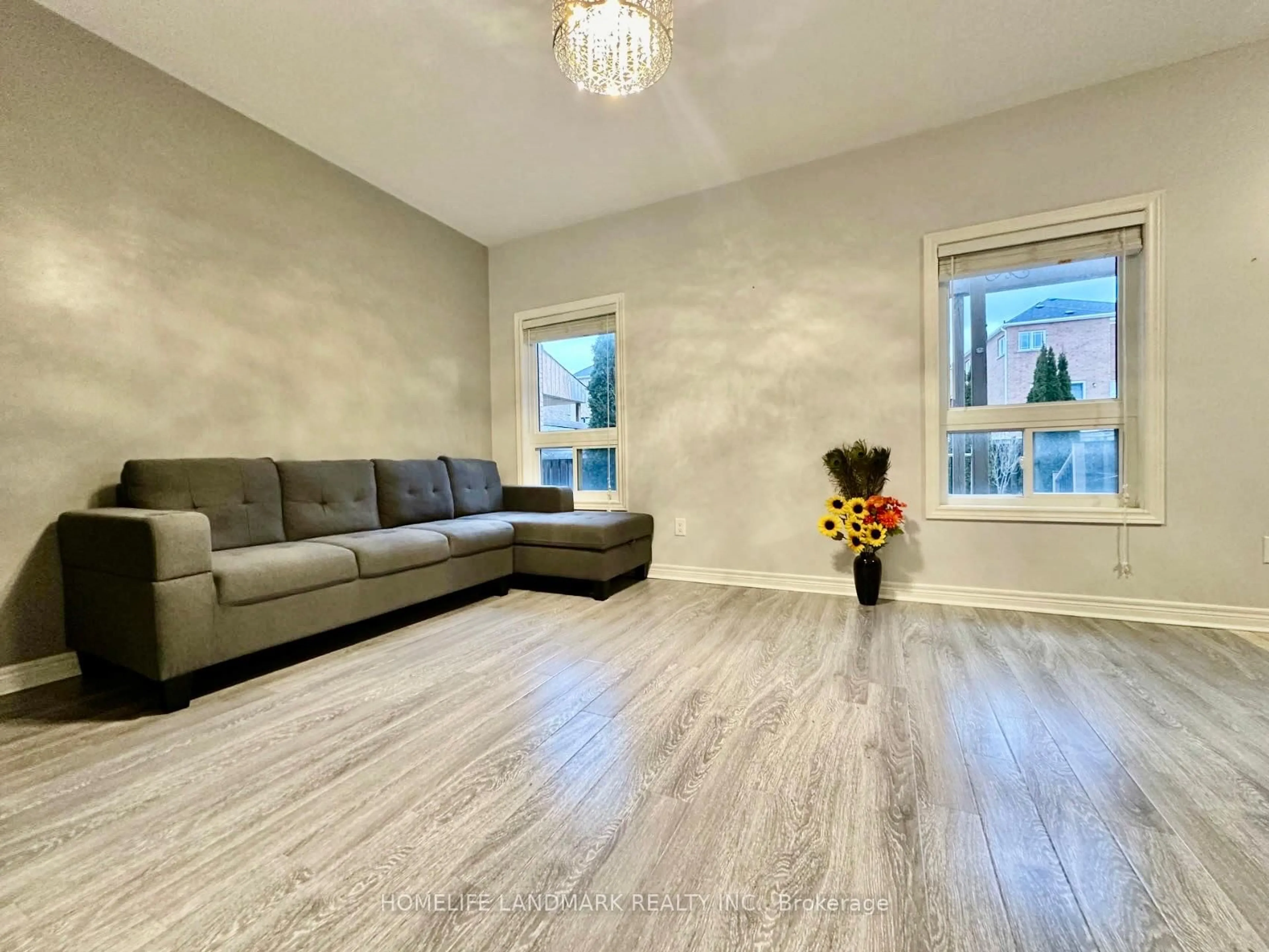 Living room with furniture, unknown for 59 Faris St, Bradford West Gwillimbury Ontario L3Z 0C5
