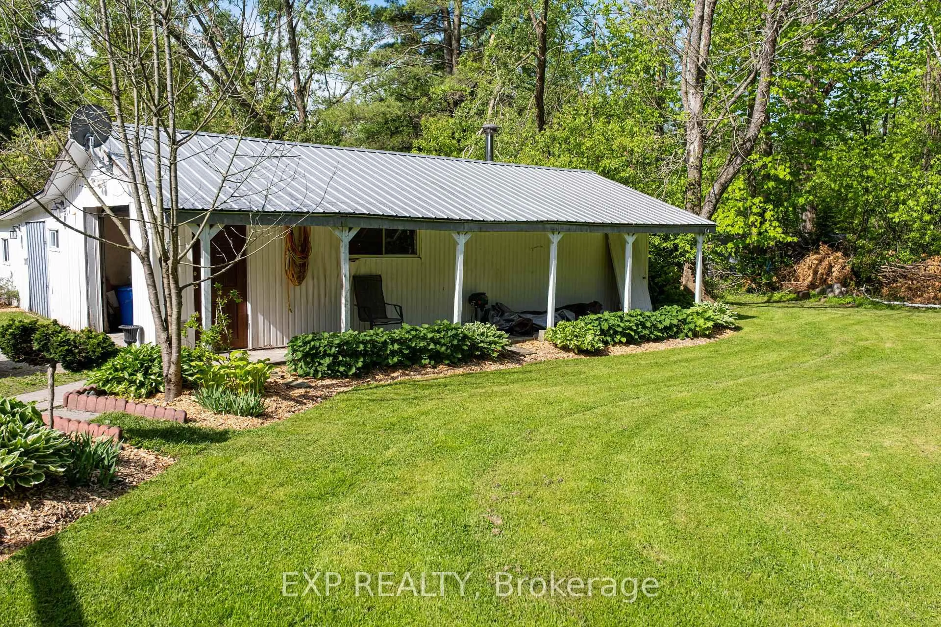 A pic from outside/outdoor area/front of a property/back of a property/a pic from drone, water/lake/river/ocean view for 72 Station Rd, Georgina Ontario L0E 1N0