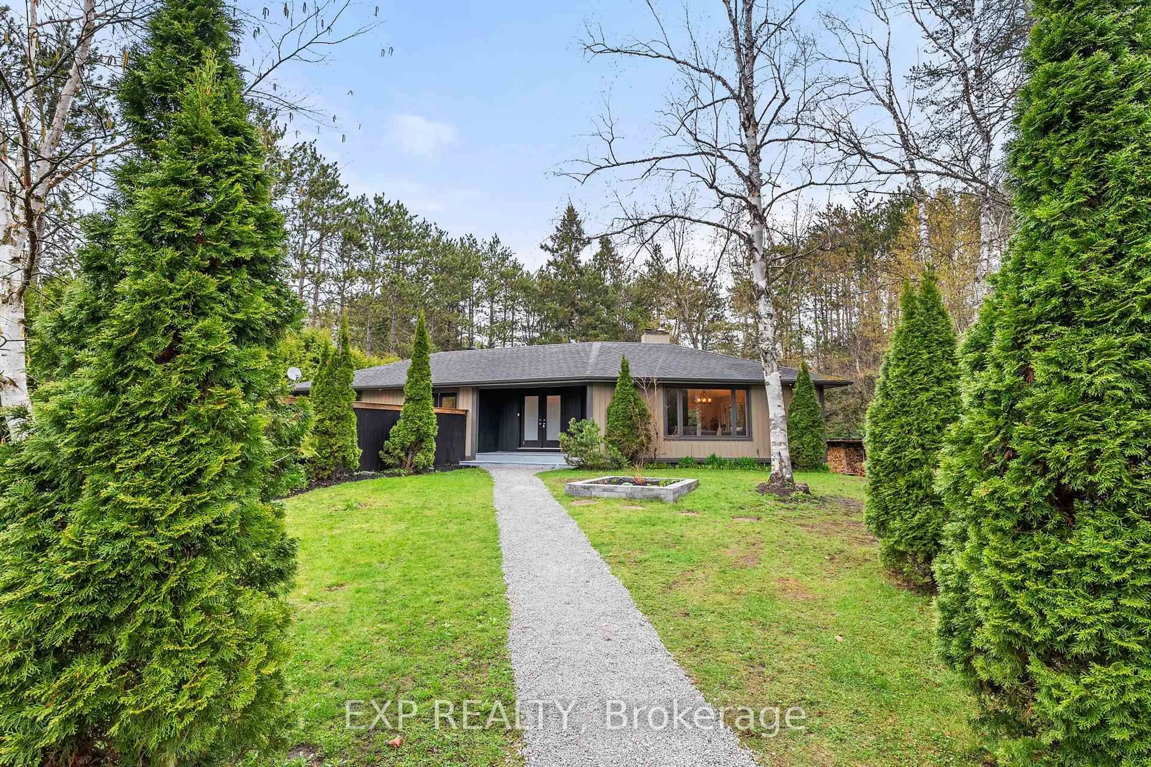 A pic from outside/outdoor area/front of a property/back of a property/a pic from drone, unknown for 37 Manniku Rd, Georgina Ontario L9P 1R2