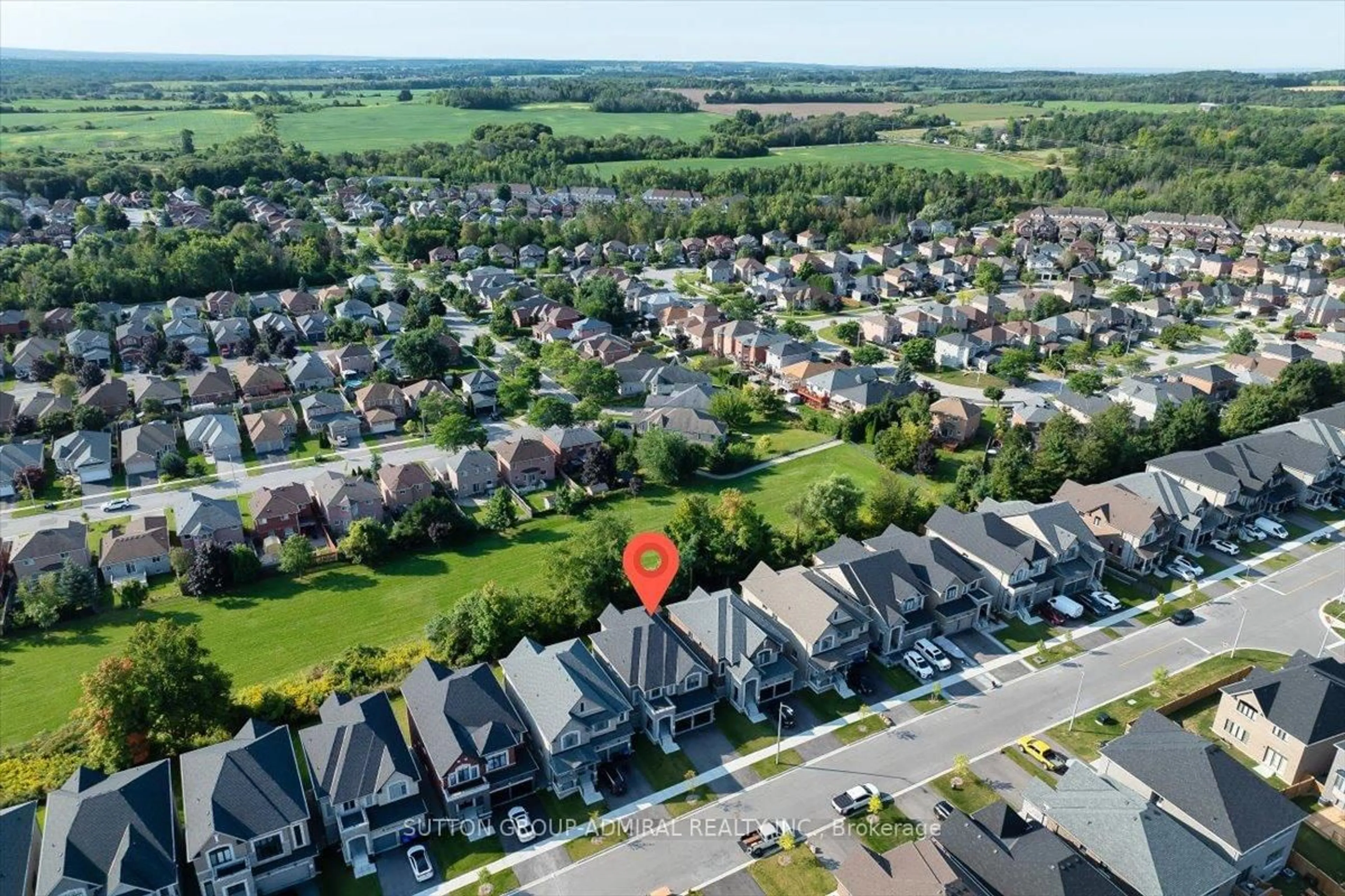 A pic from outside/outdoor area/front of a property/back of a property/a pic from drone, street for 1369 Blackmore St, Innisfil Ontario L9S 0P2