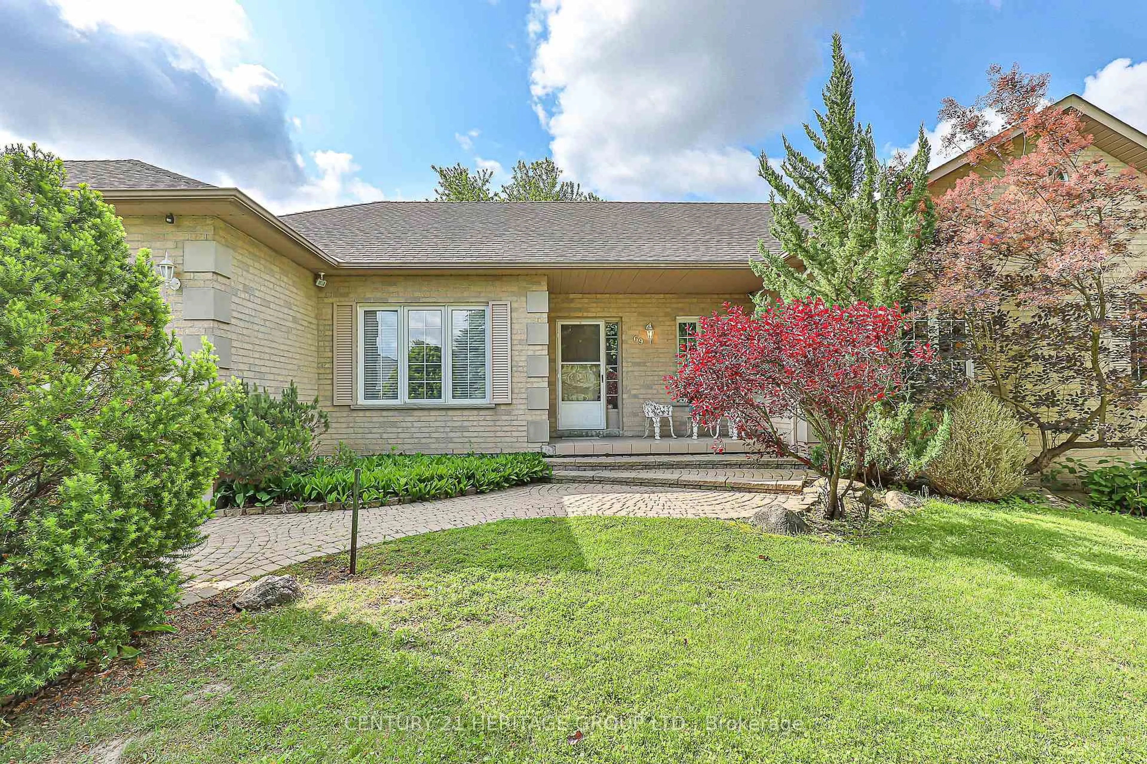 Home with brick exterior material, street for 69 David Willson Tr, East Gwillimbury Ontario L0G 1V0