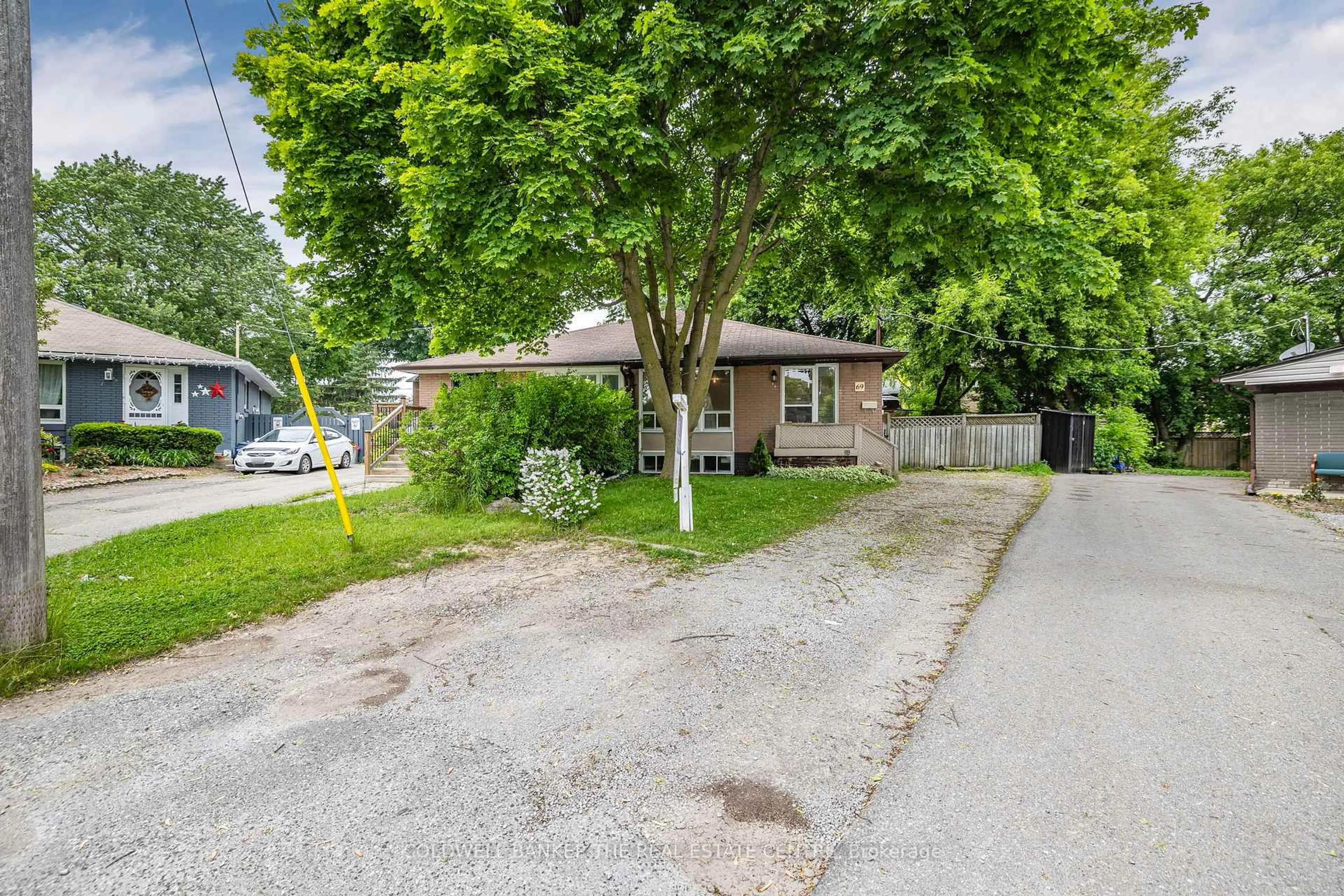 Unknown for 69 Marlin Crt, Newmarket Ontario L3Y 2W7