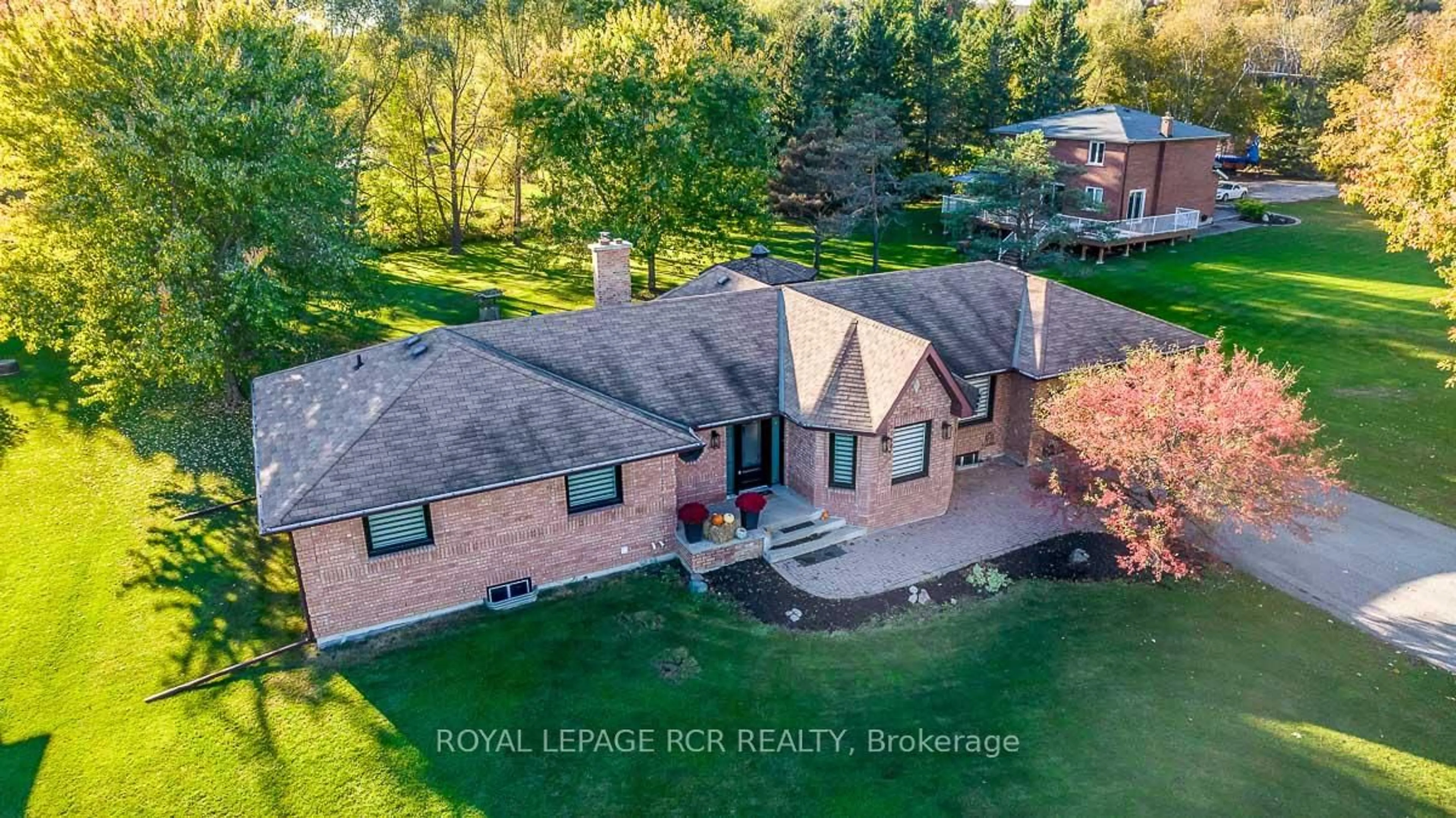 A pic from outside/outdoor area/front of a property/back of a property/a pic from drone, water/lake/river/ocean view for 4372 10 Sdrd, Bradford West Gwillimbury Ontario L3Z 3V3