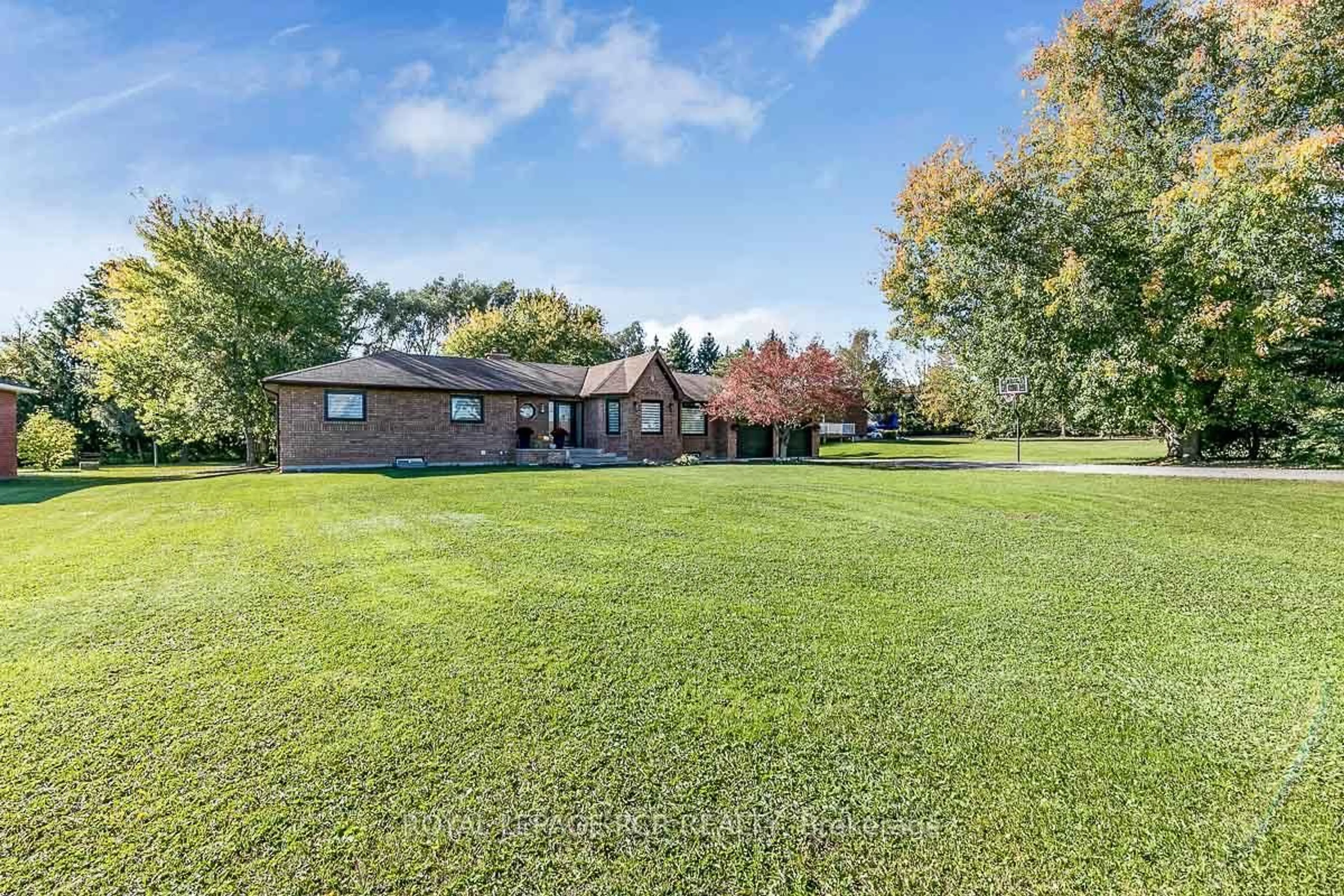 A pic from outside/outdoor area/front of a property/back of a property/a pic from drone, water/lake/river/ocean view for 4372 10 Sdrd, Bradford West Gwillimbury Ontario L3Z 3V3