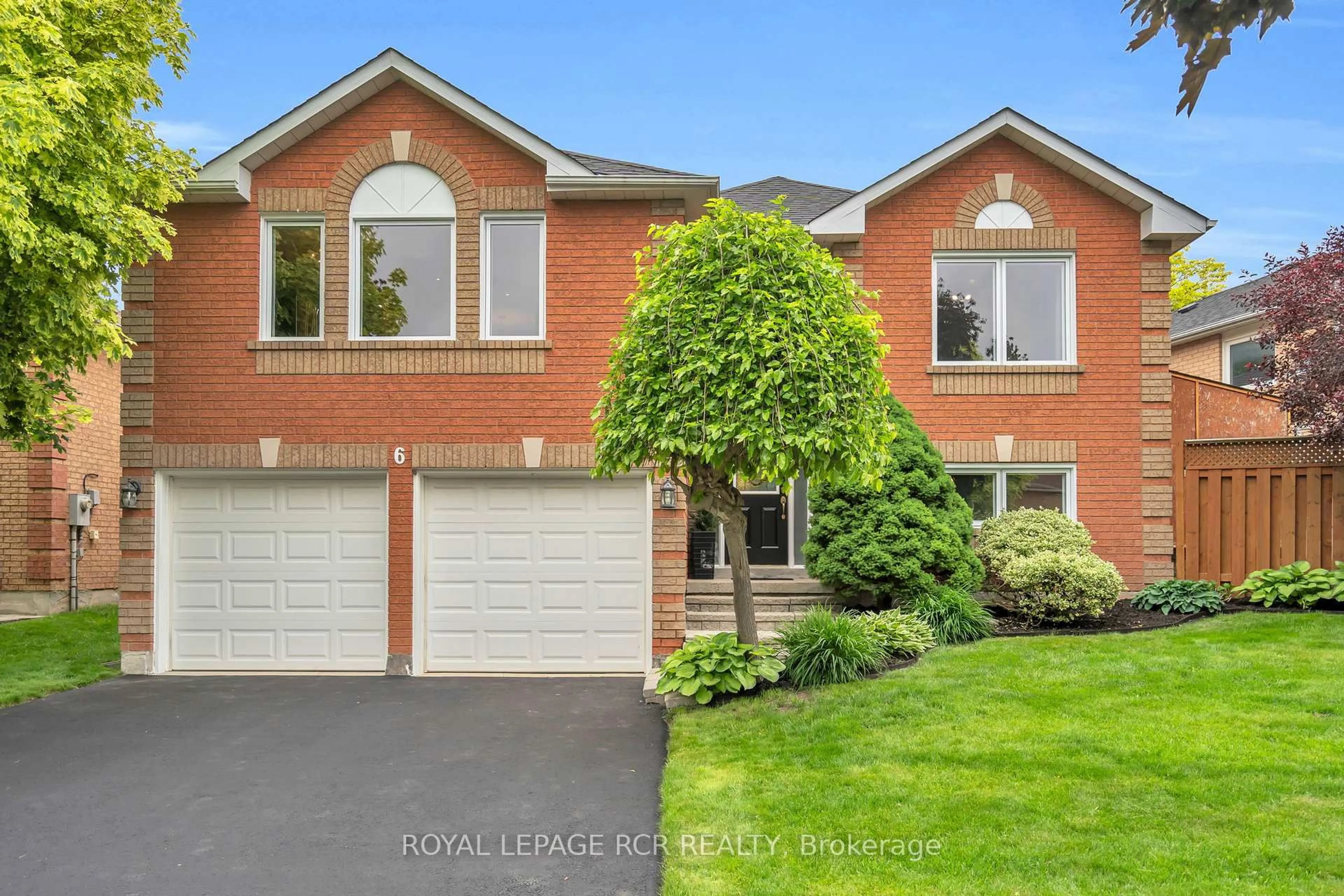 Home with brick exterior material, street for 6 Compton Cres, Bradford West Gwillimbury Ontario L3Z 2X5