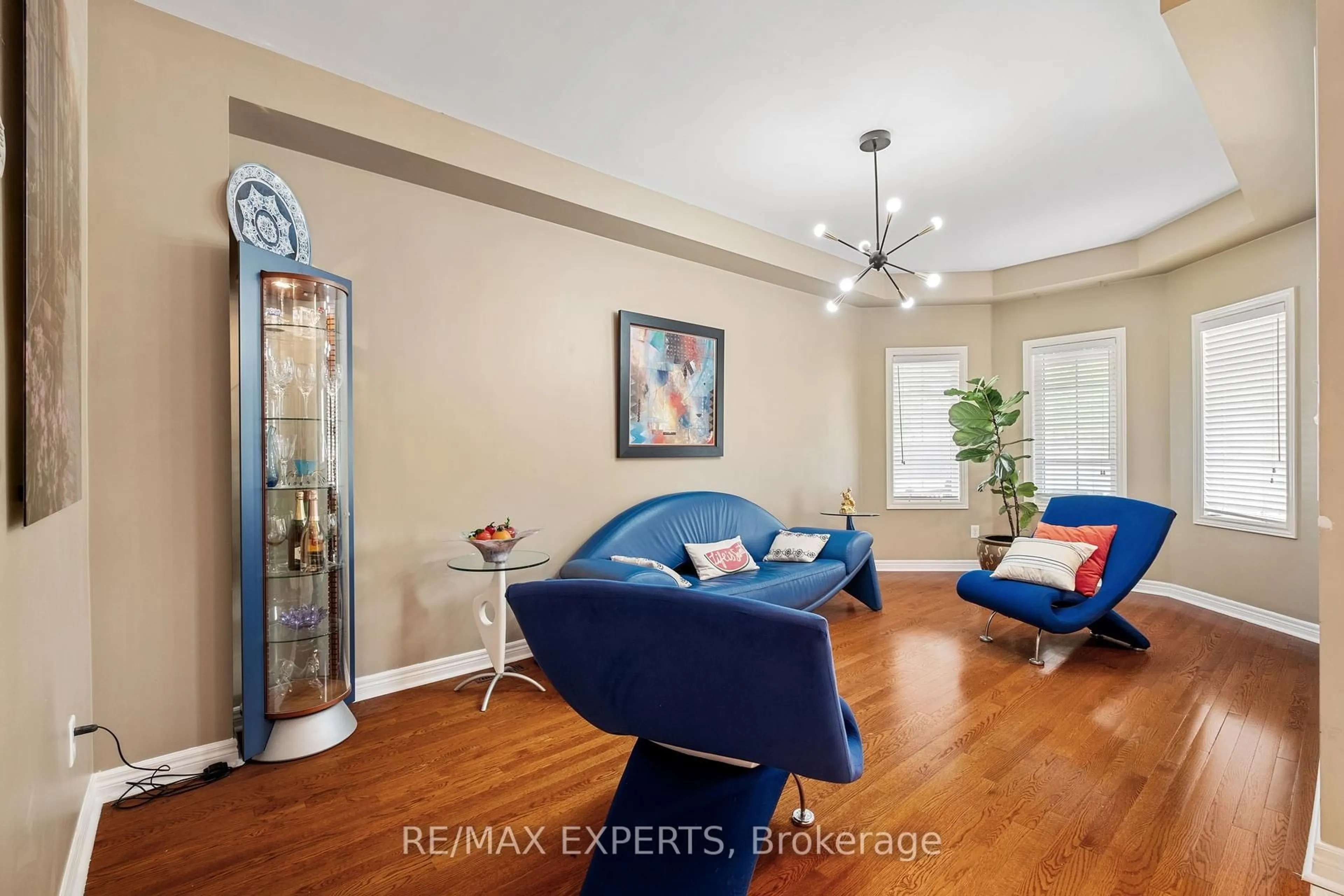 Living room with furniture, unknown for 72 Turning Leaf Dr, Vaughan Ontario L4H 2J4