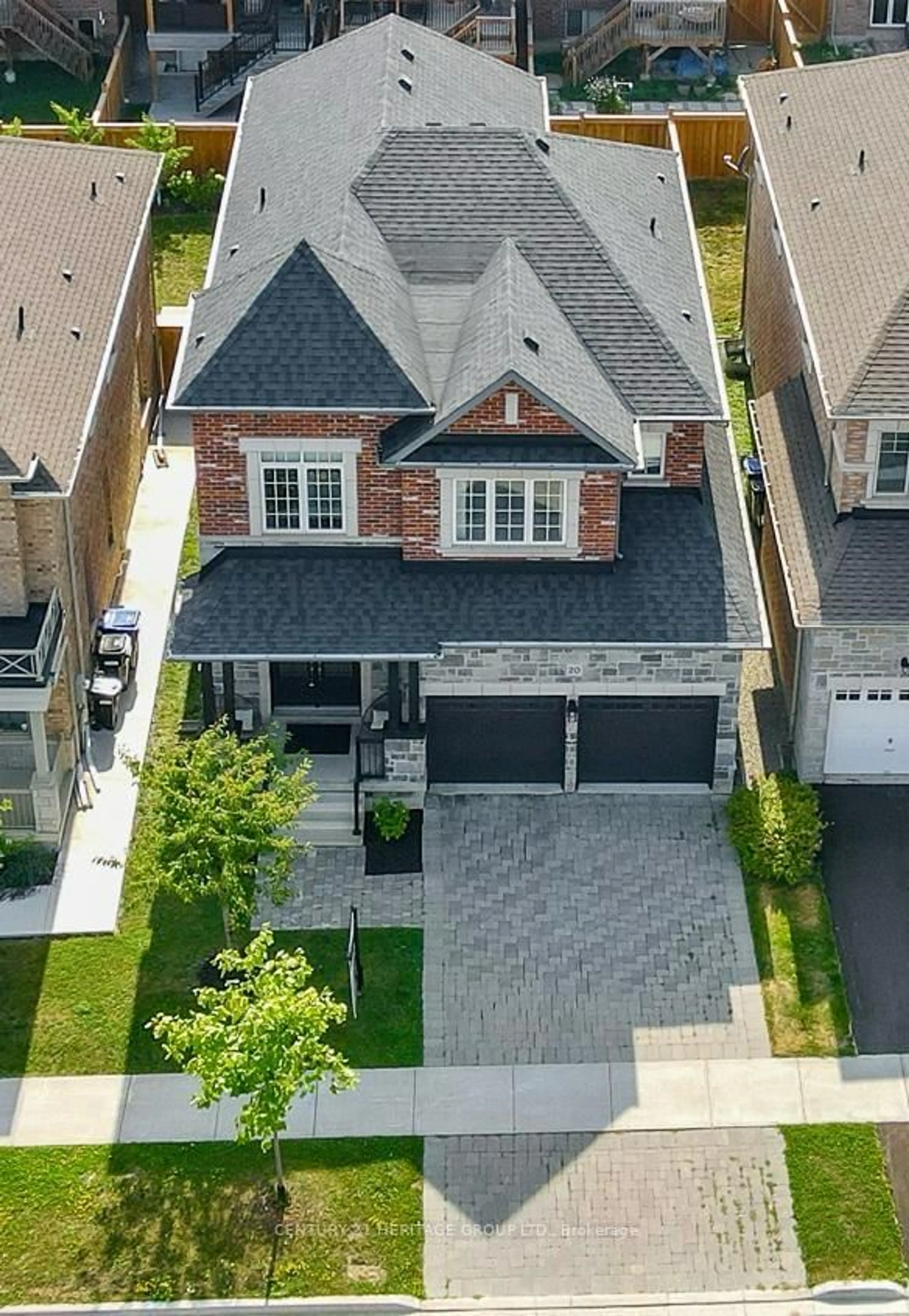 A pic from outside/outdoor area/front of a property/back of a property/a pic from drone, street for 20 Barrow Ave, Bradford West Gwillimbury Ontario L3Z 0W1