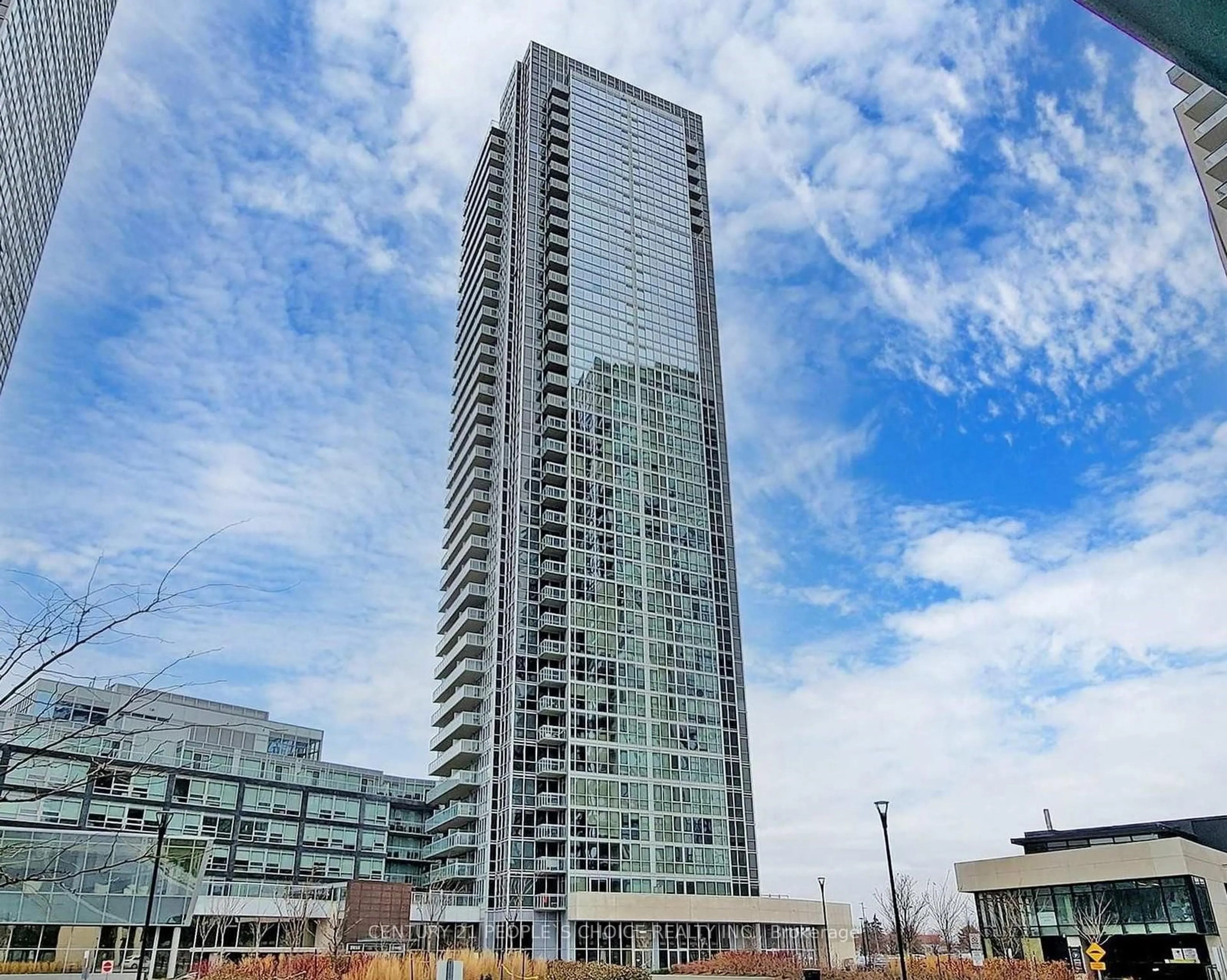 Indoor foyer for 2908 Highway 7 Rd #526, Vaughan Ontario L4K 0K5